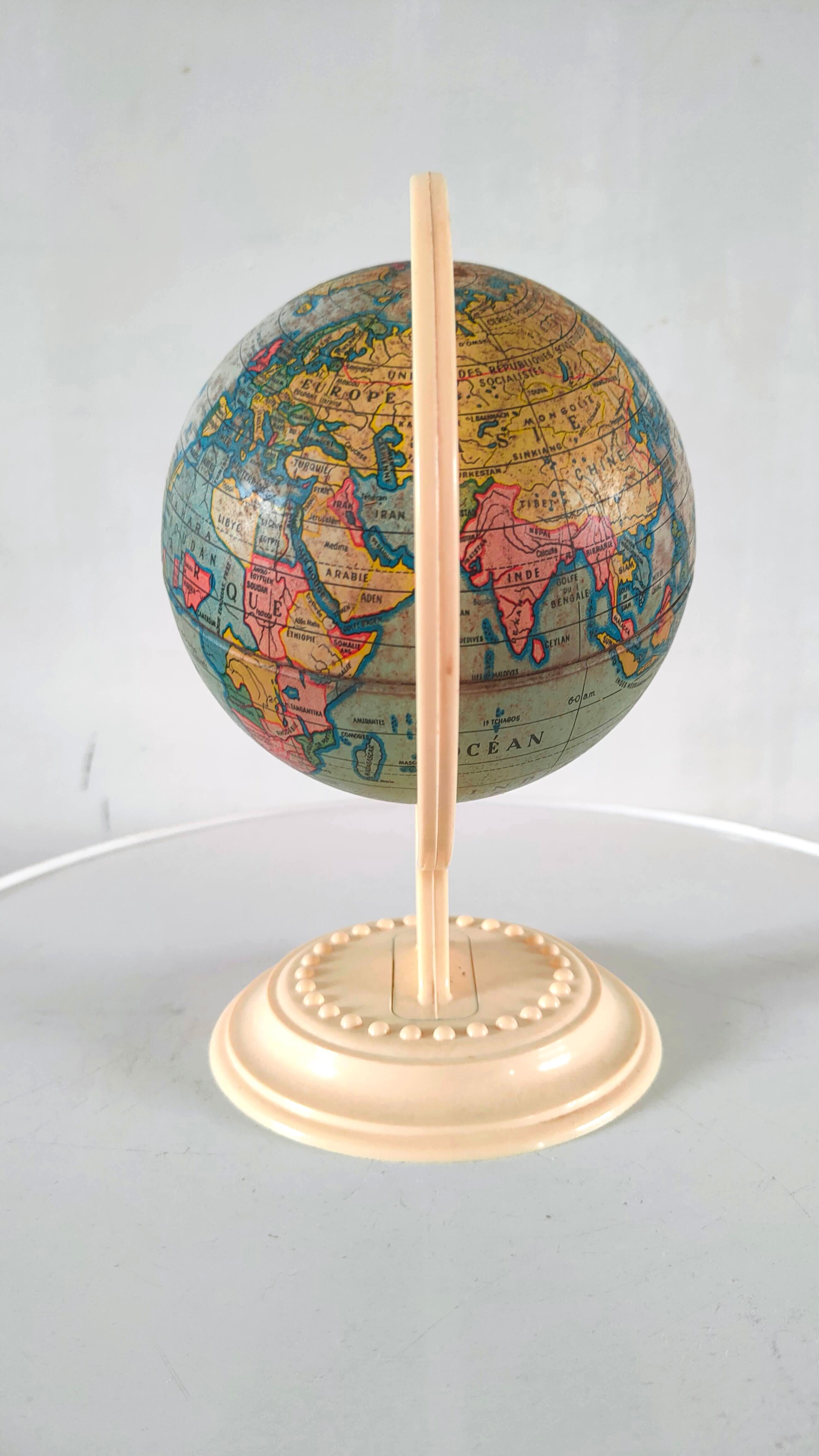 Globe design 60s 70s