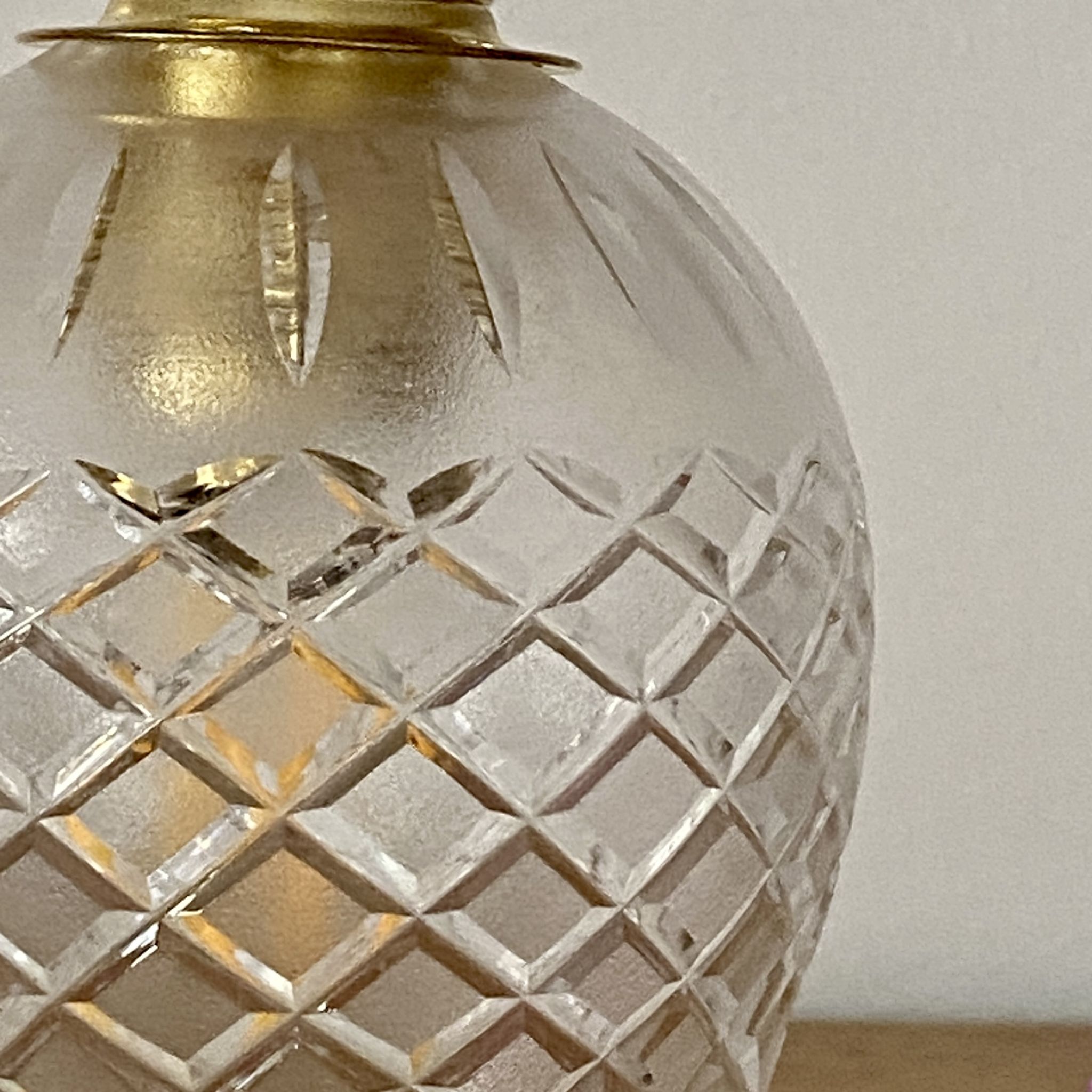 Vintage tulip walker in chiseled glass