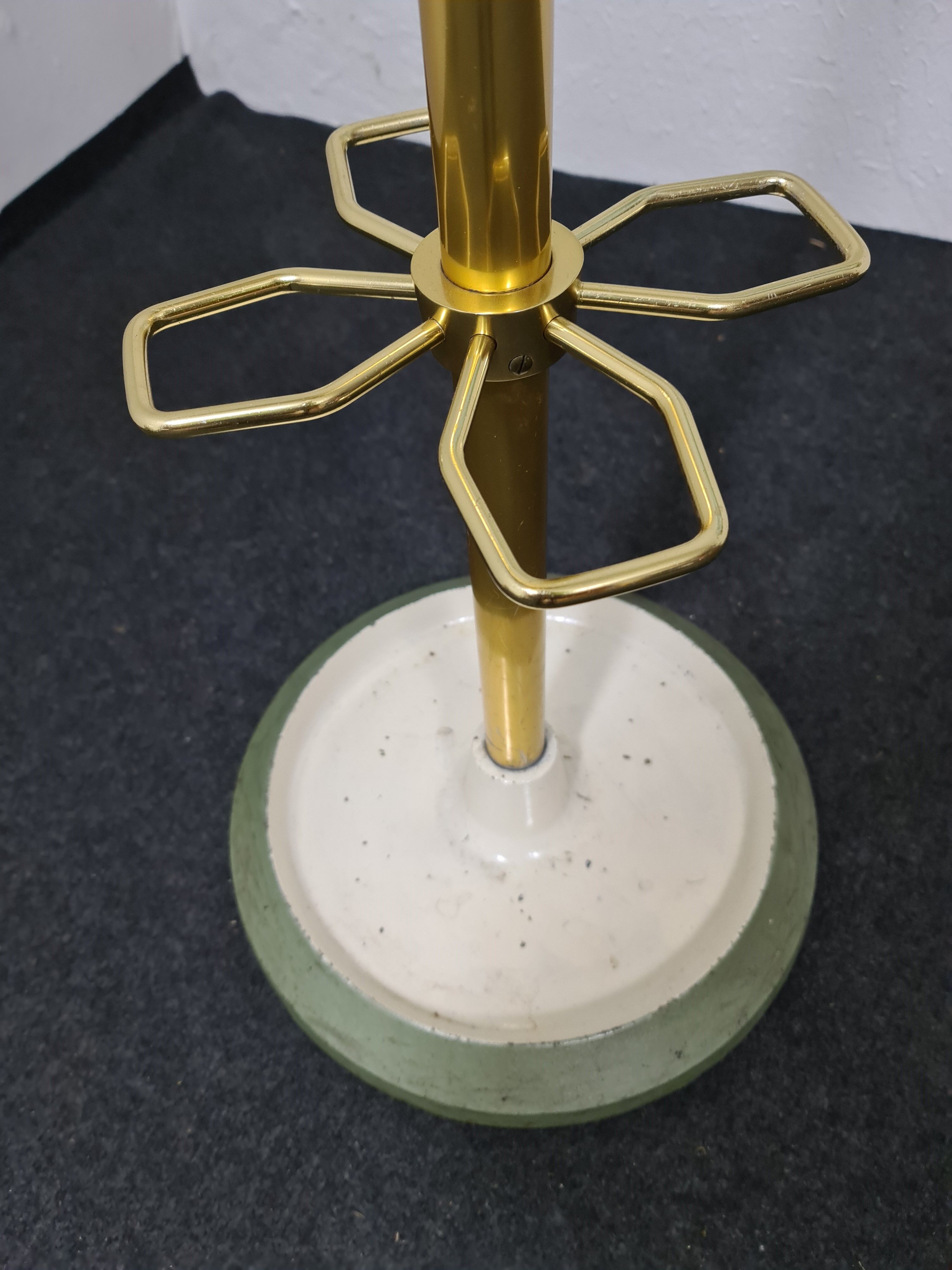 Vintage metal hat and coat rack