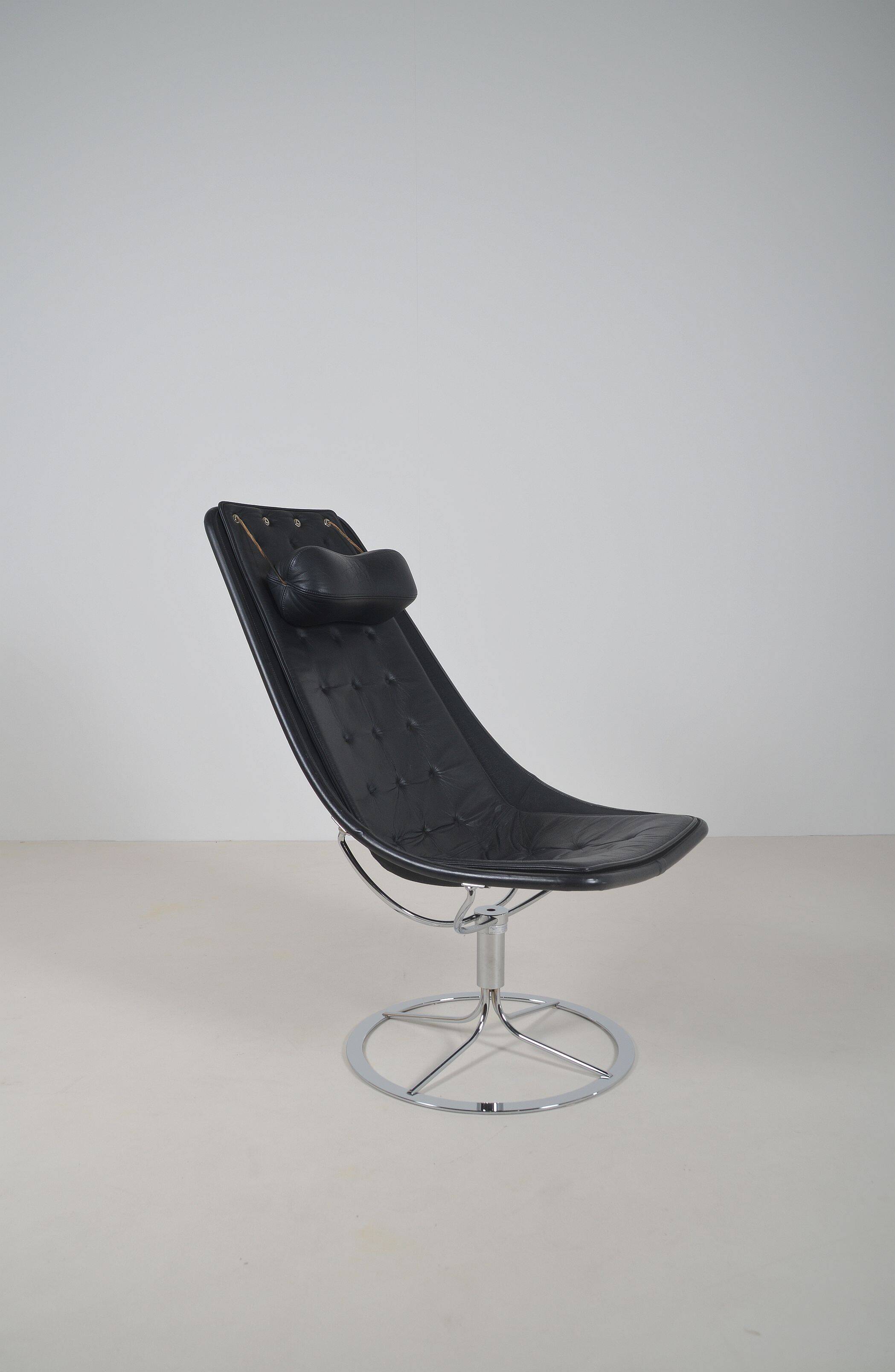 Swedish Jetson 66 armchair in leather by Bruno Mathsson for Dux