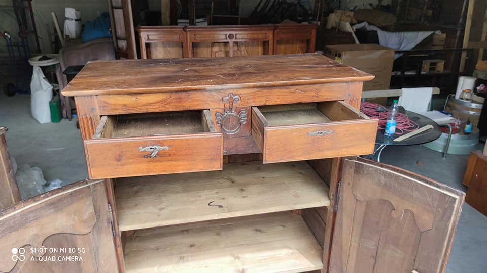 Solid walnut sideboard from the late 18th century, Transition period
