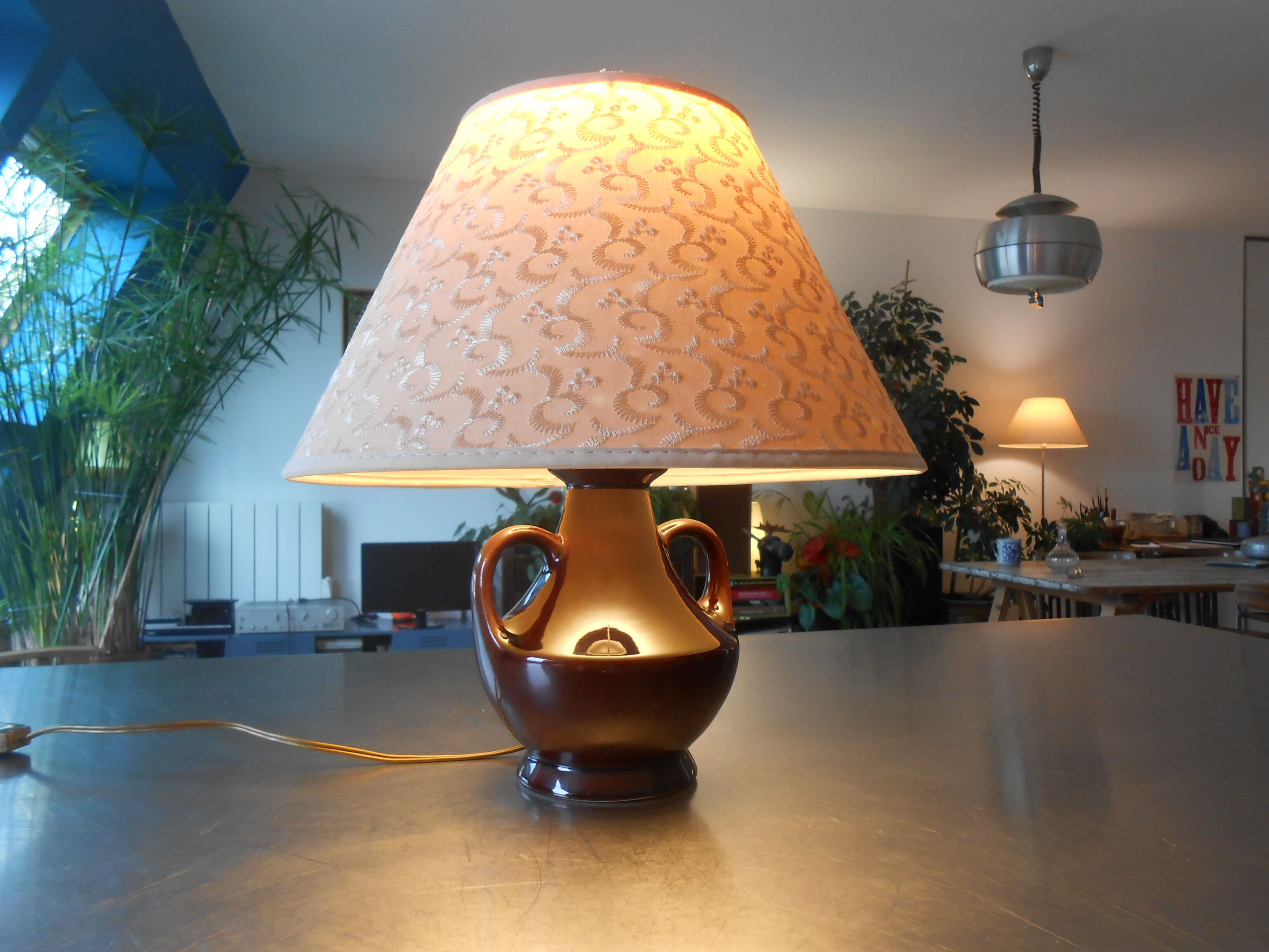 Ceramic body lamp with handles