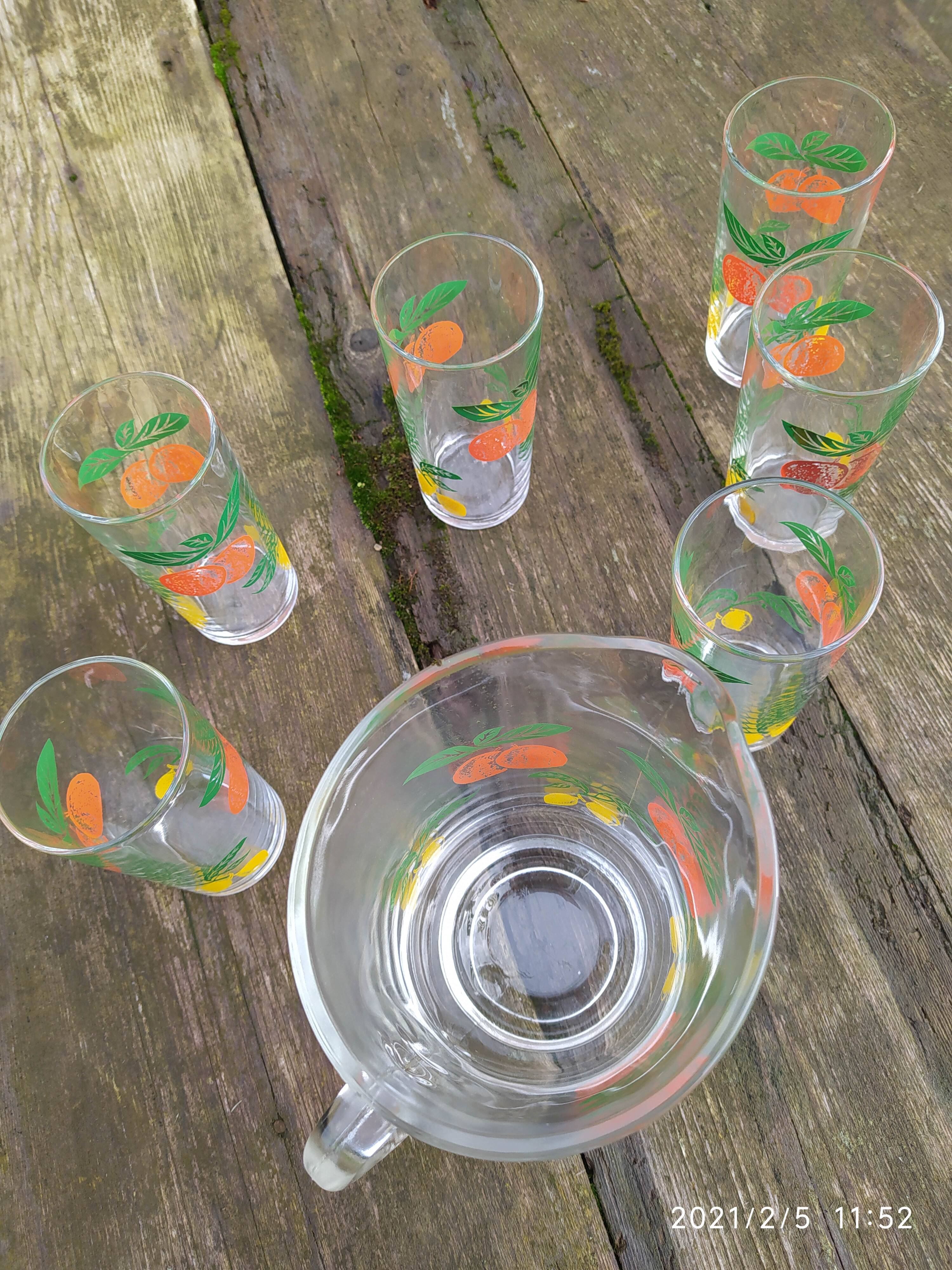 Vintage service to orangeade, carafe and its 6 glasses