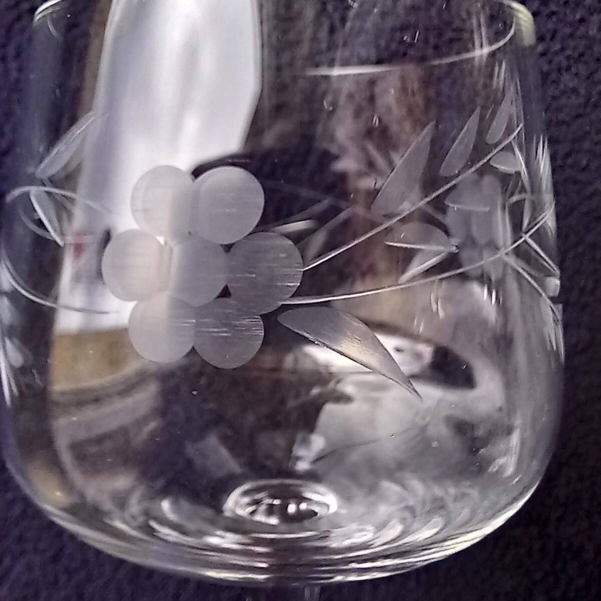 6 flower-engraved crystal stemmed glasses, aperitif or digestive, 1970s