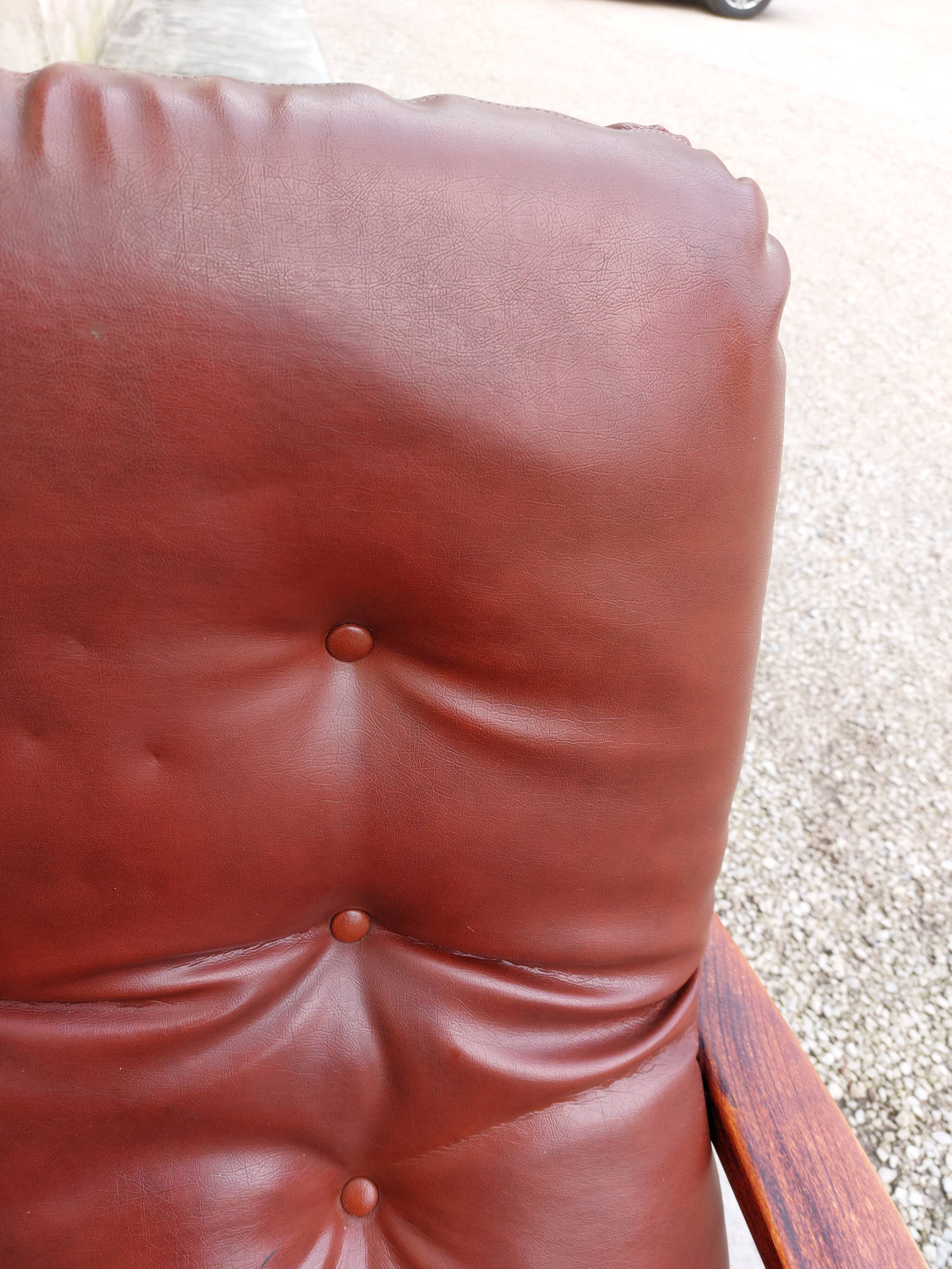 Rotating armchair in vintage skaî 1970