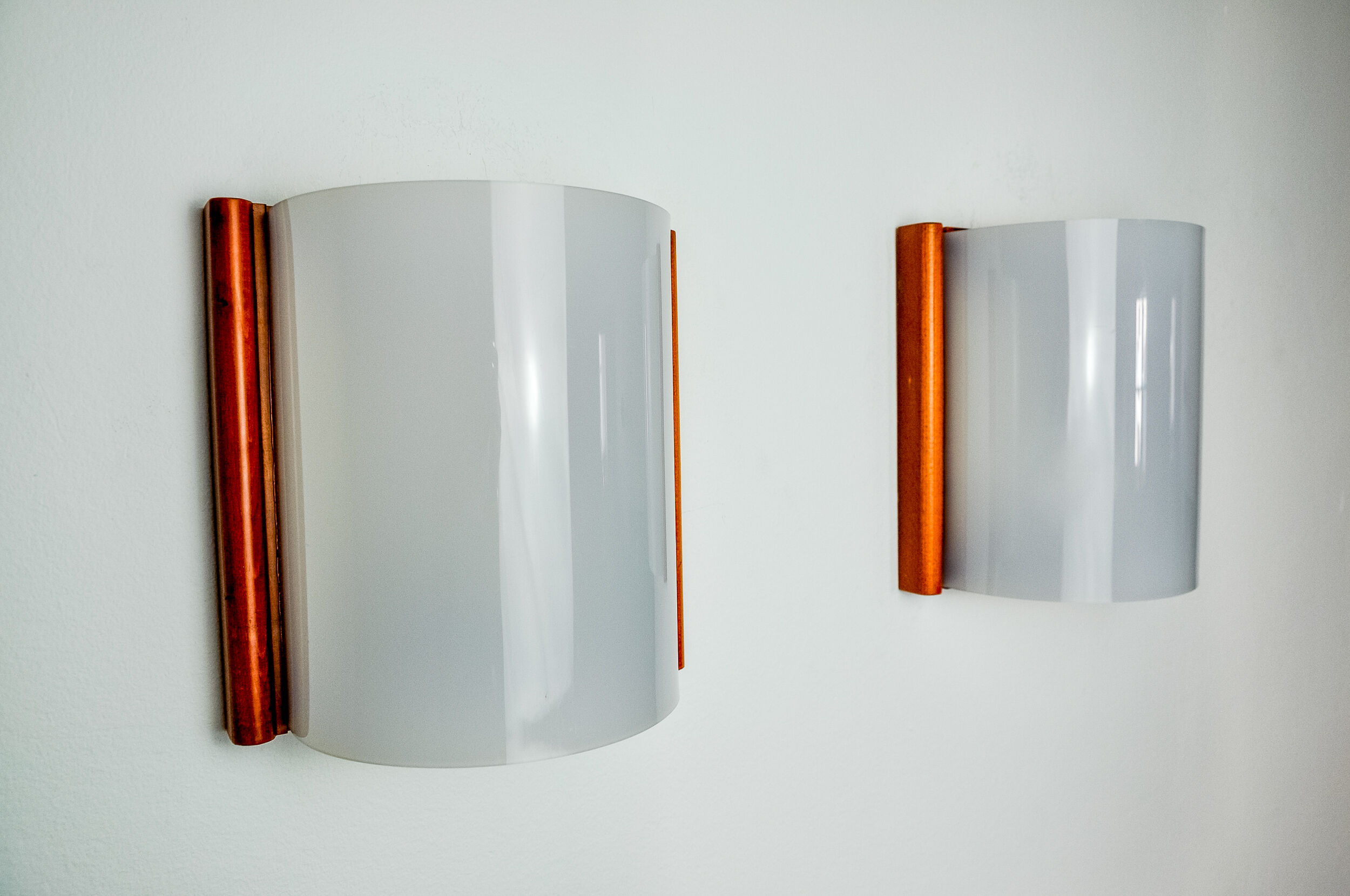 Pair of Mediterranean wall lamps, pine and methacrylate, 1980, Spain
