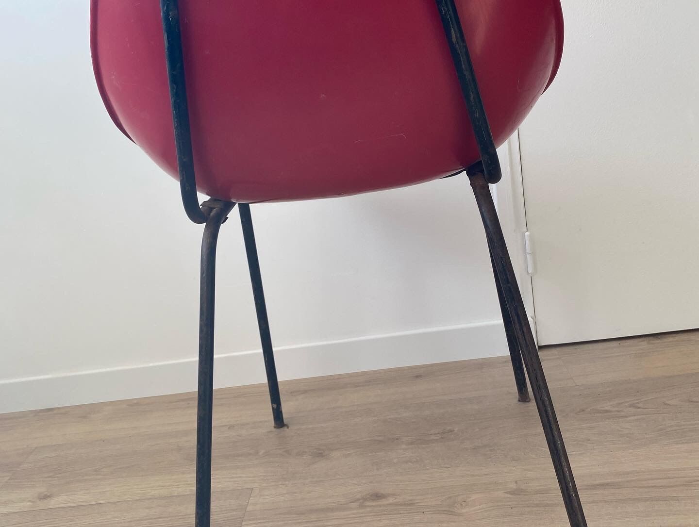 Shell chair Pierre Guariche