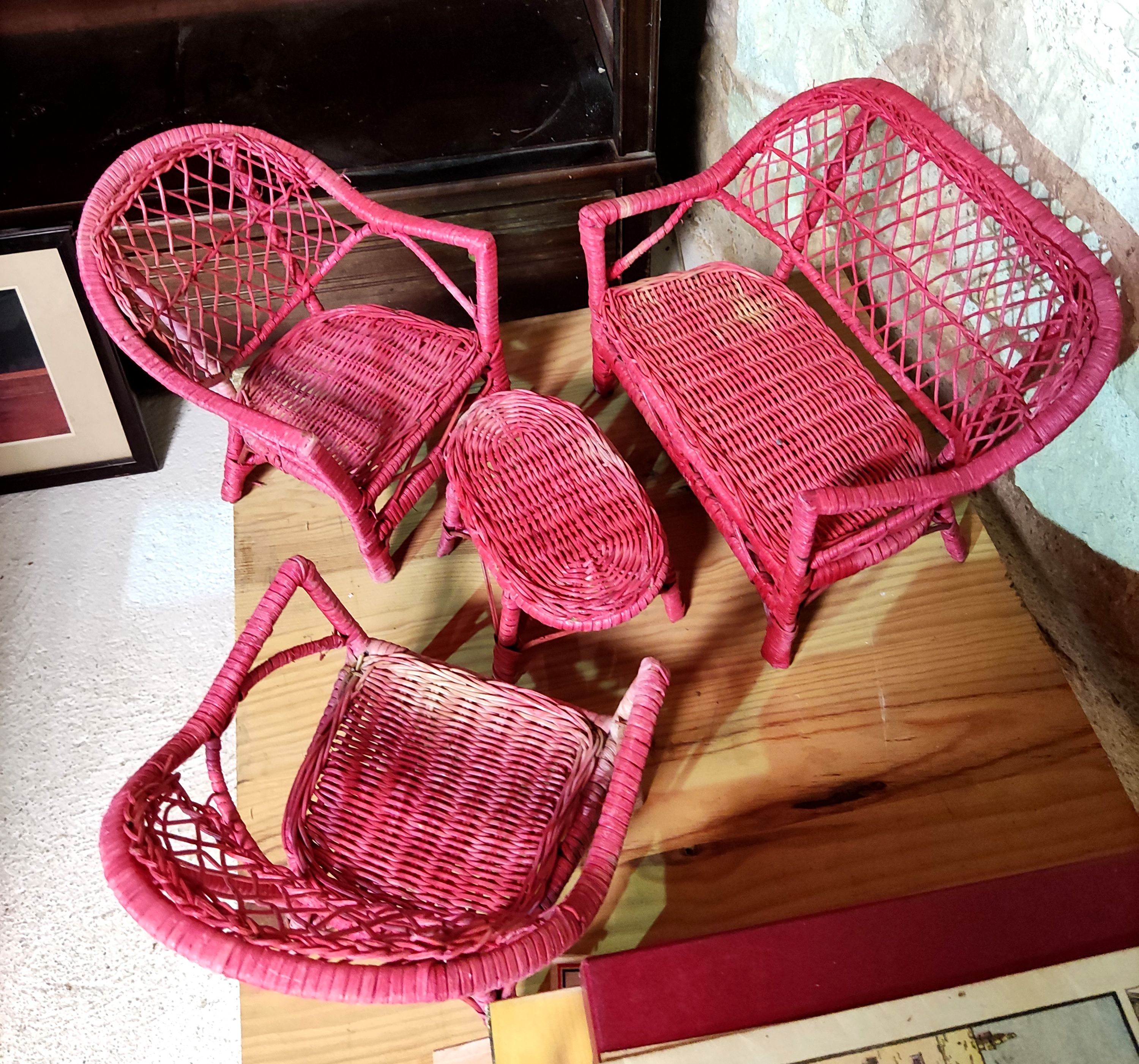 Rattan garden furniture for dolls - vintage