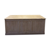 Central island counter