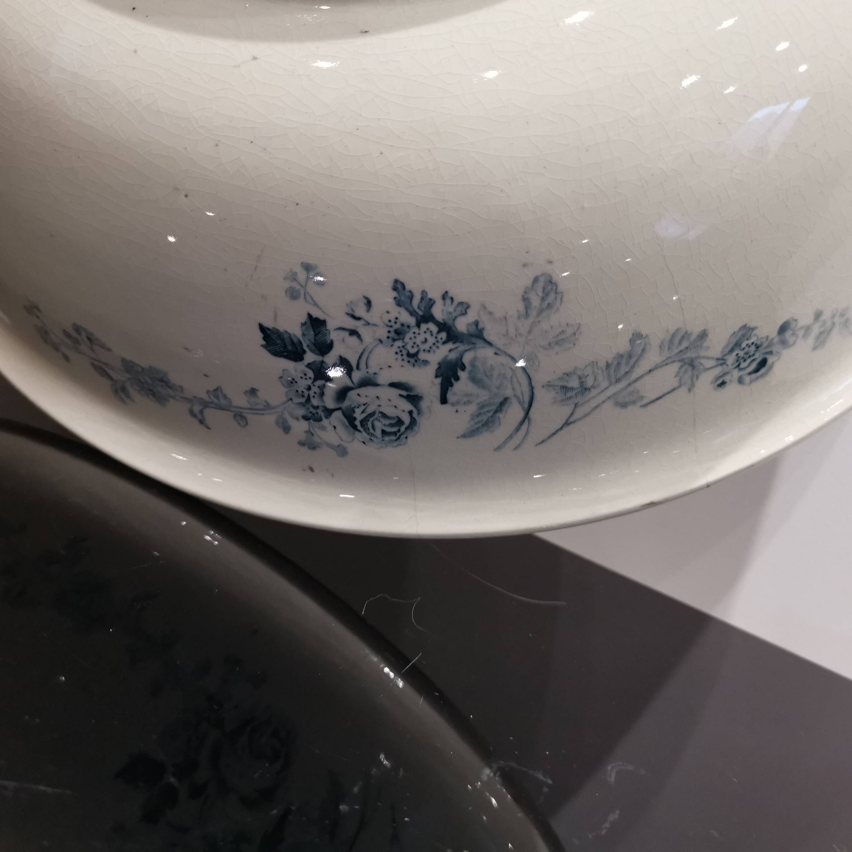 Old dish/ Terre De Fer basin Choisy-le-Roi E. Bourgeois