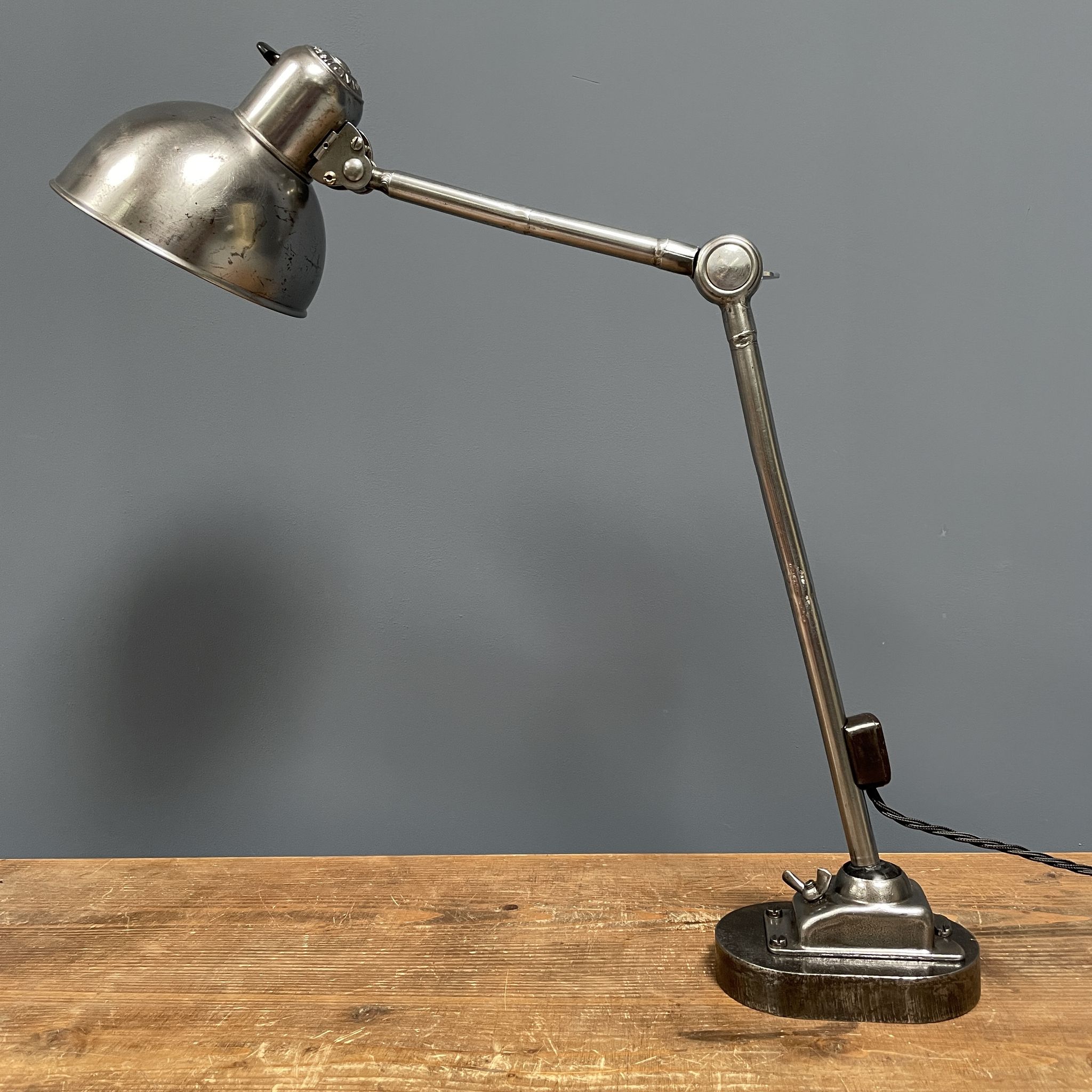 Lampe de table d’atelier Kaiser idell modèle 6726 polie des années 1930