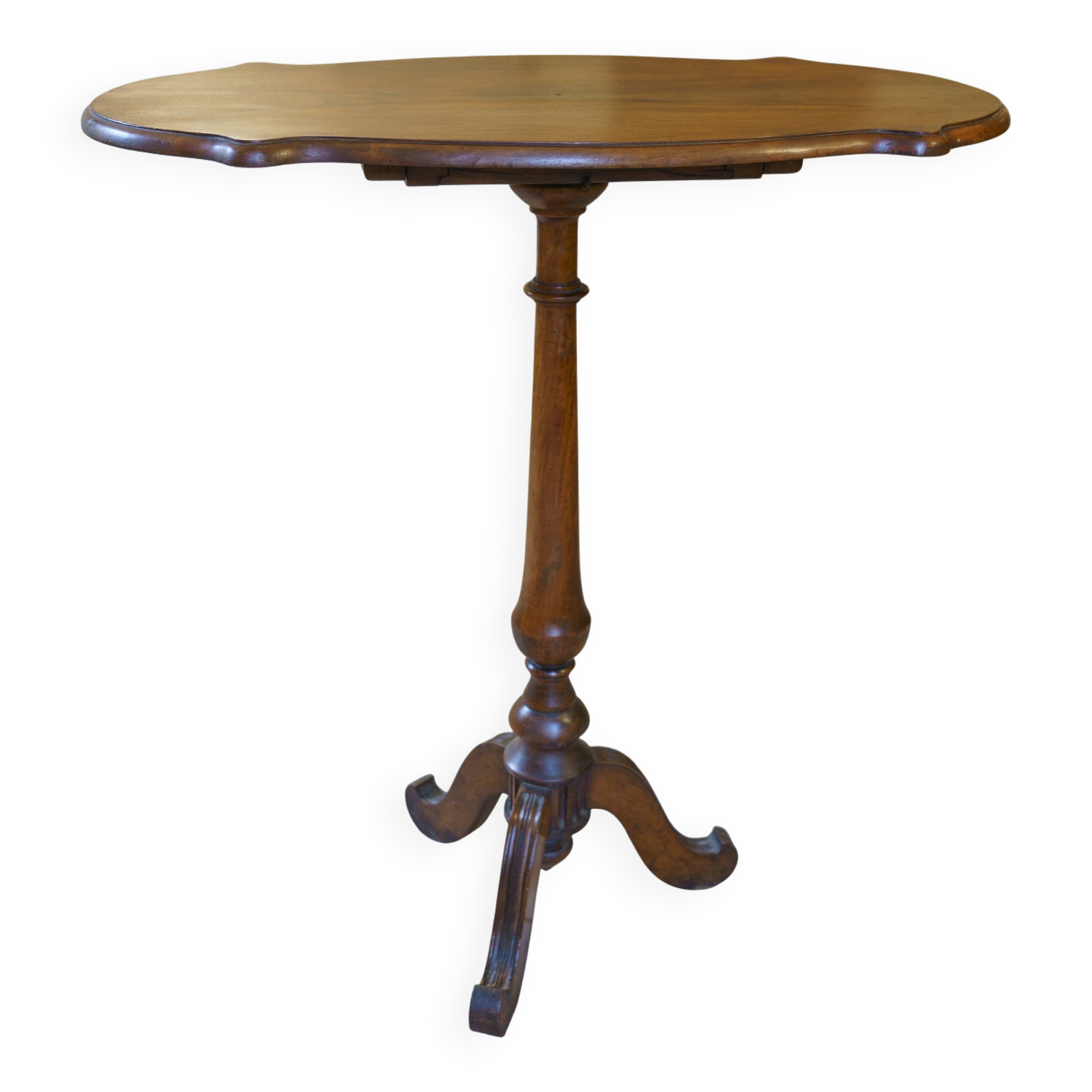 Napoleon III pedestal table in solid walnut