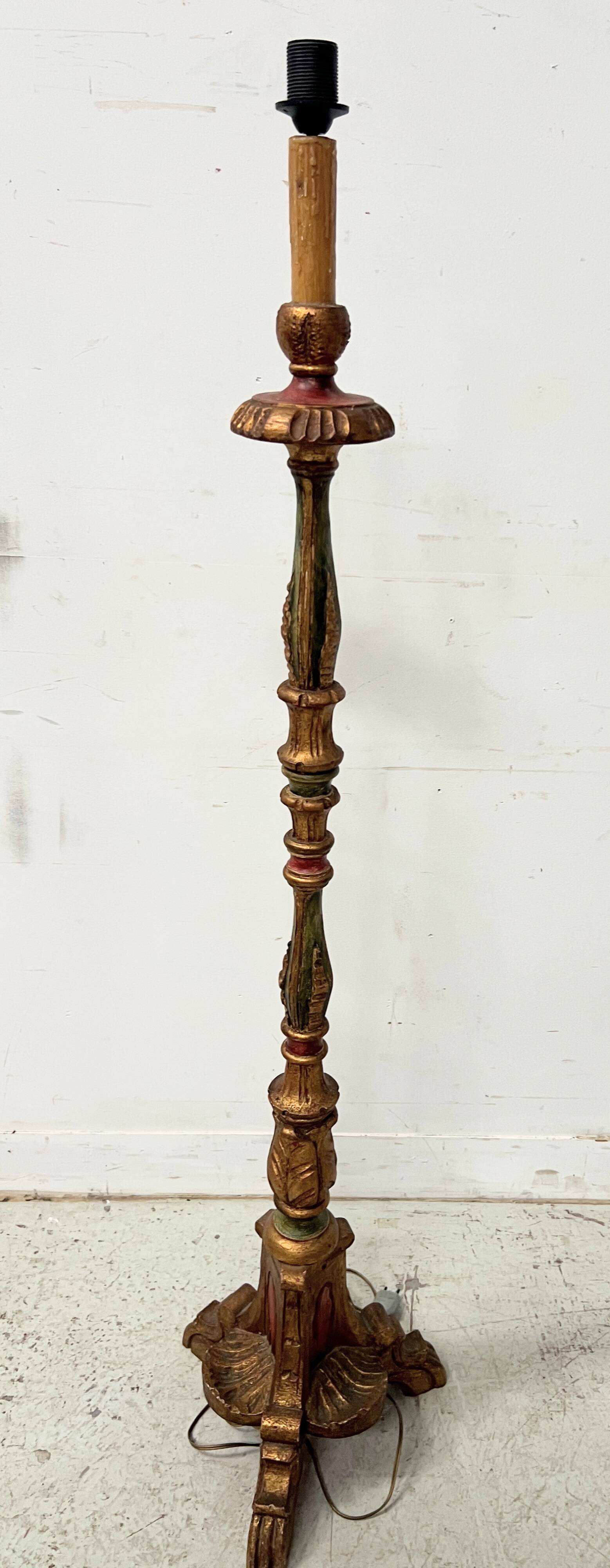 Polychrome carved wooden floor lamp, 20th century.