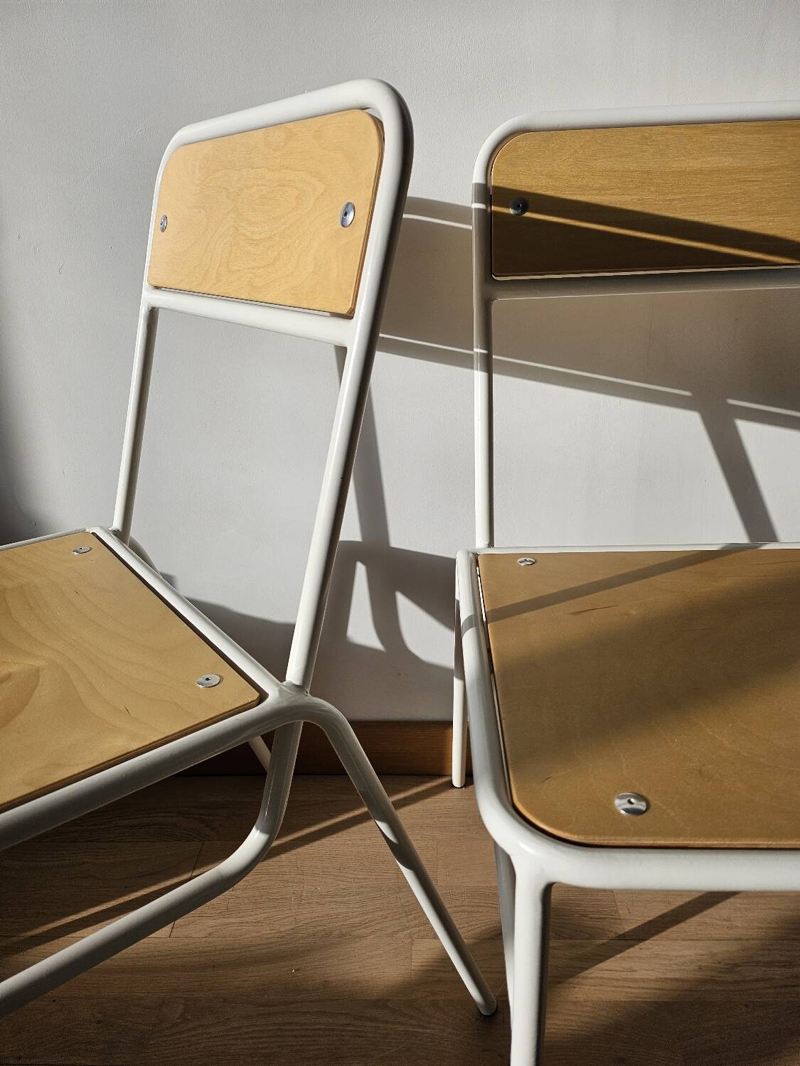 2 chairs once!