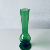 Vase vert en verre