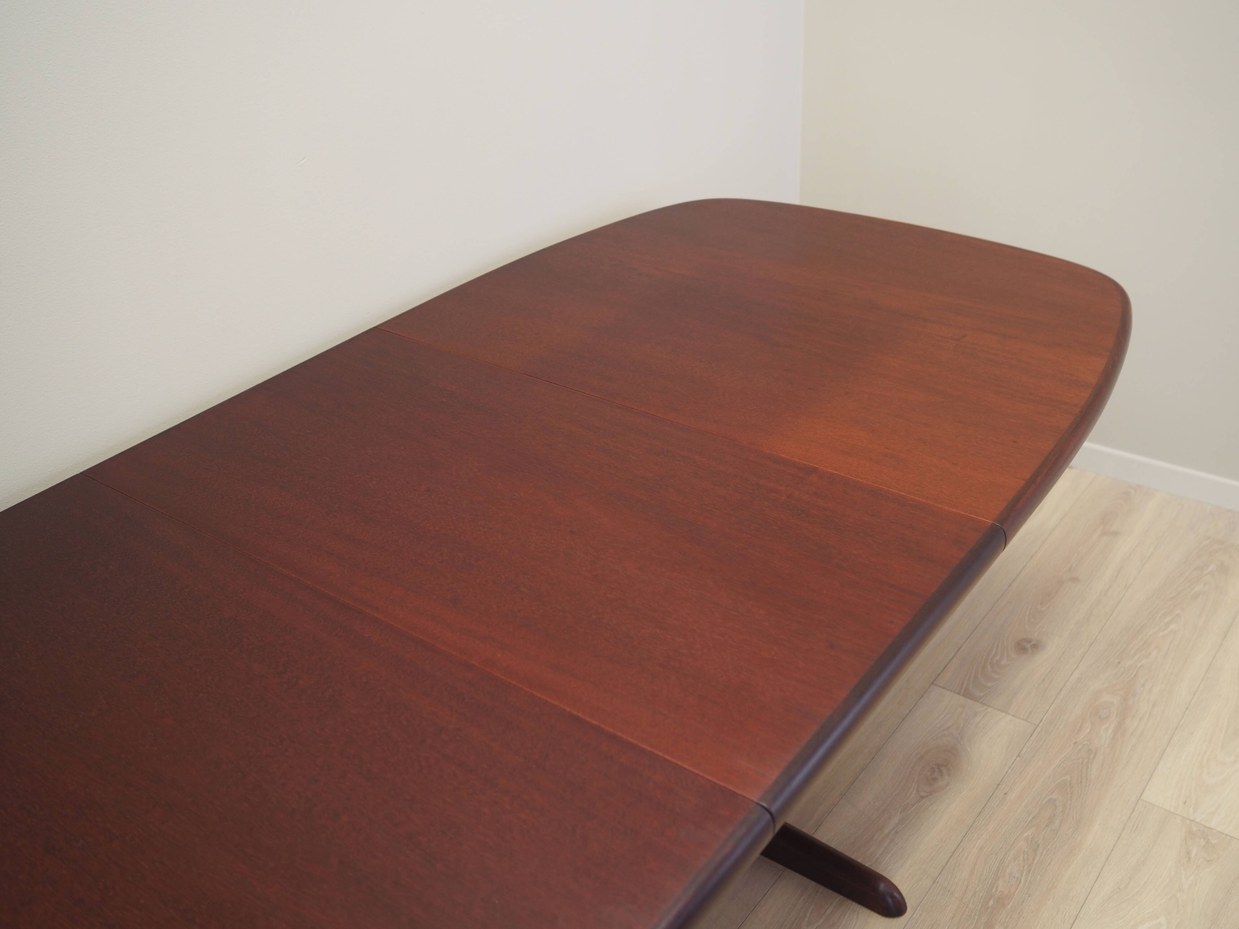 Table en acajou, design danois, années 1990, fabricant : Skovby