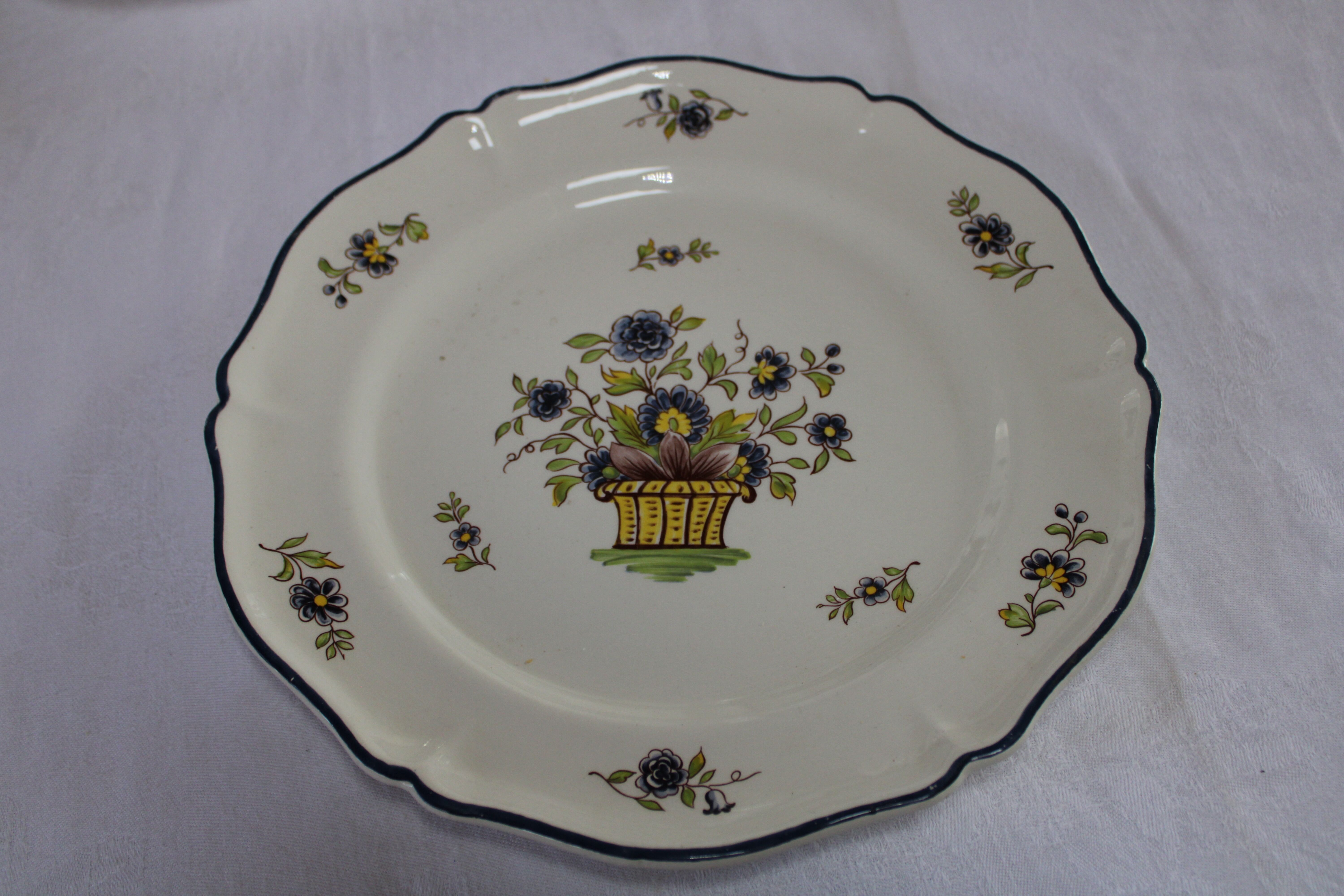 2 dishes of Service Saint-Amand Vieux Delft