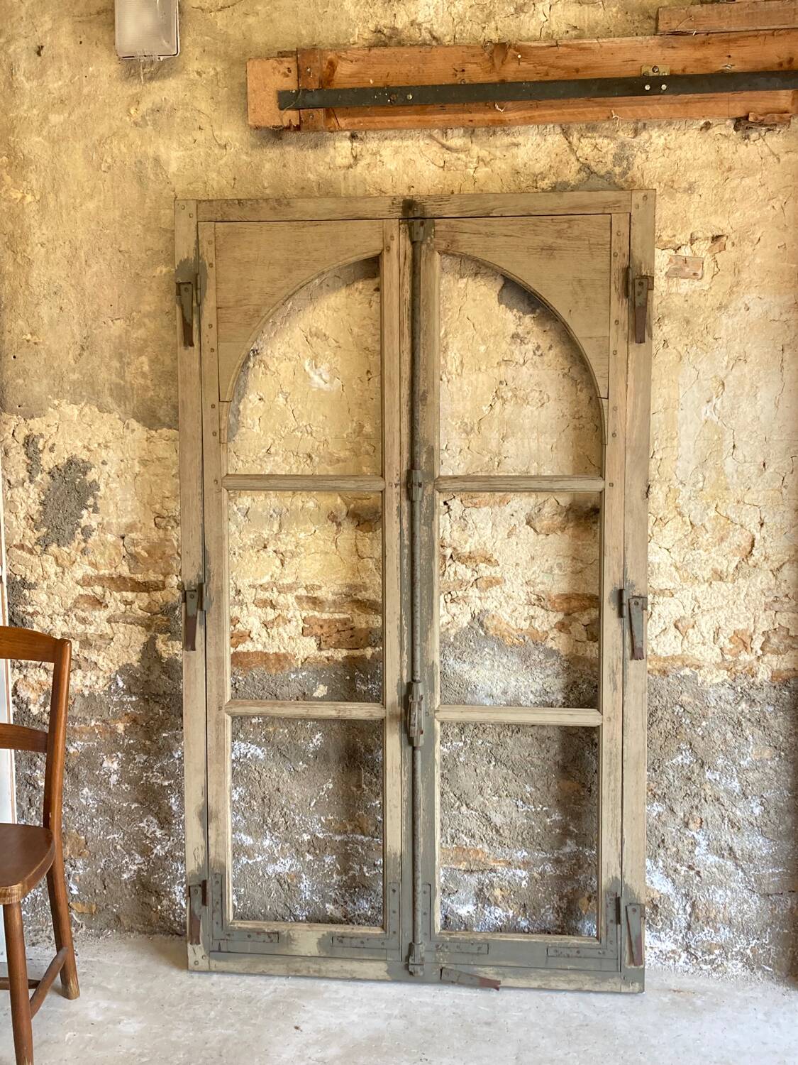 Arched windows in solid oak