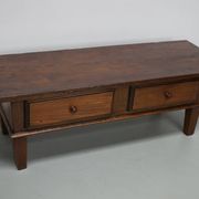 Table basse rustique en châtaignier de style campagnard espagnol du XIXe siècle
