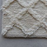 Carpet wool woven and knotted 253 x 153 cm