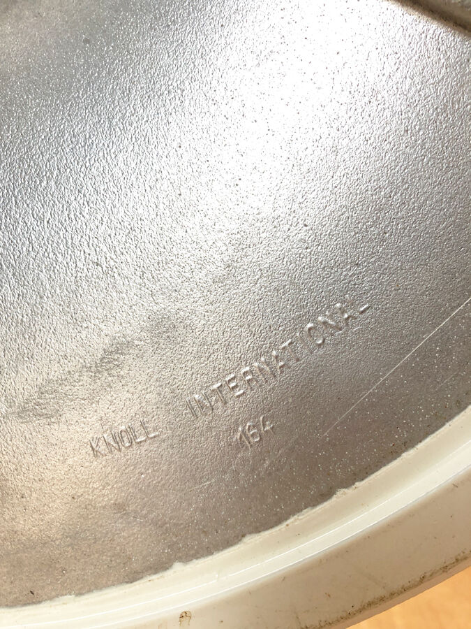 Tulip table Eero Saarinen 137 cm Knoll edition 1970