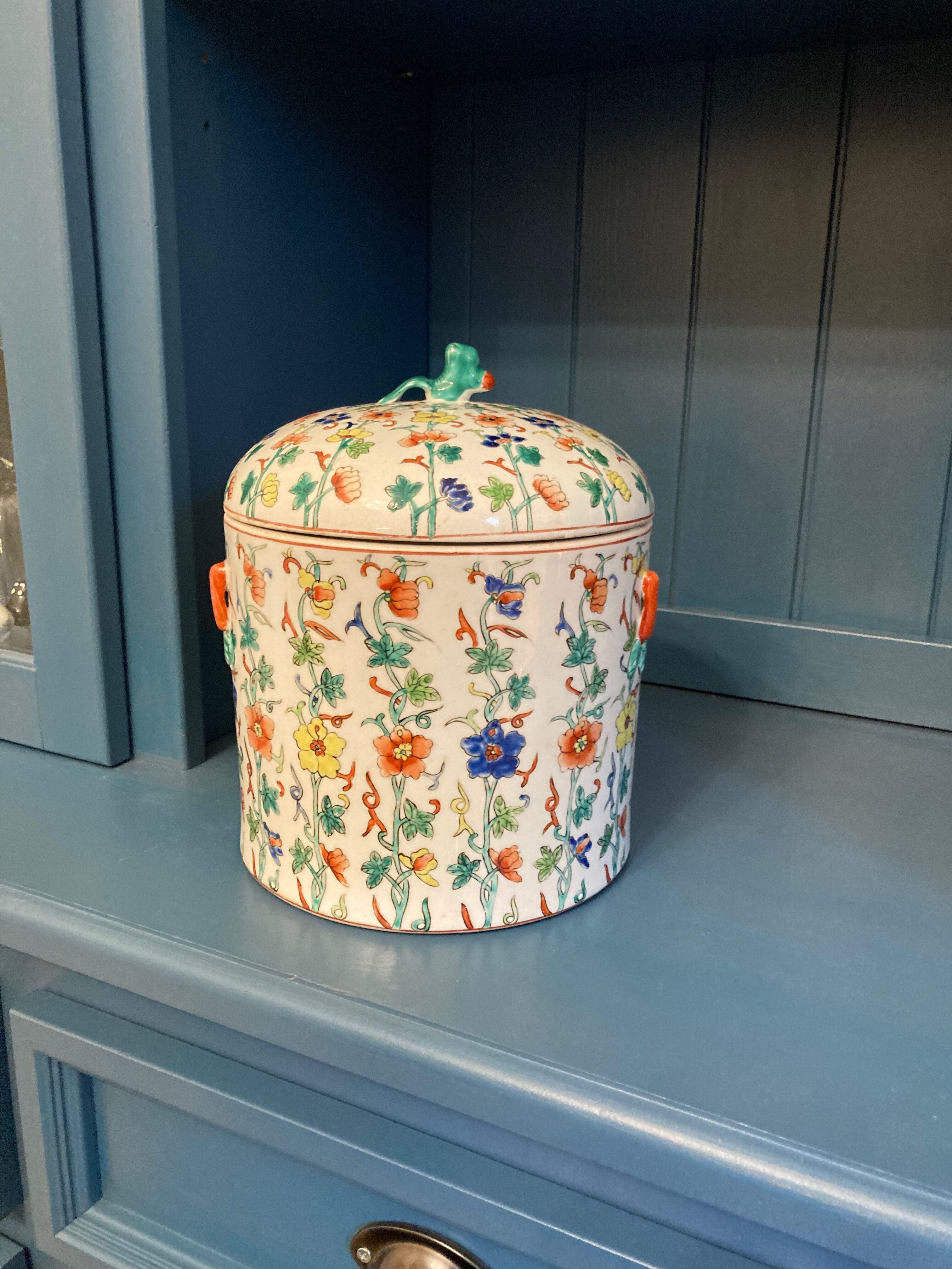 Old porcelain pot says ginger