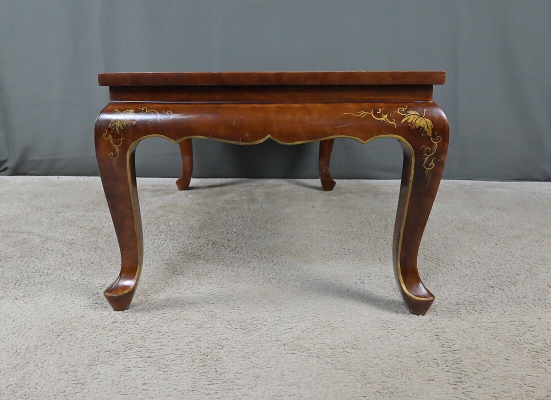 Lacquered wooden coffee table, China – Mid 20th century