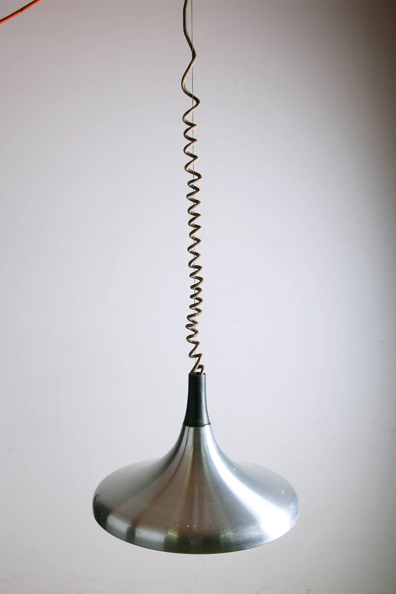 Grande suspension Allemande en métal chromé, modèle Tulip par Erco 1960.