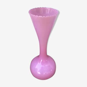 Vase opaline rose col corolle années 70 vintage