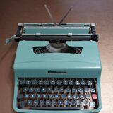 Machine à écrire Olivetti lettera 32