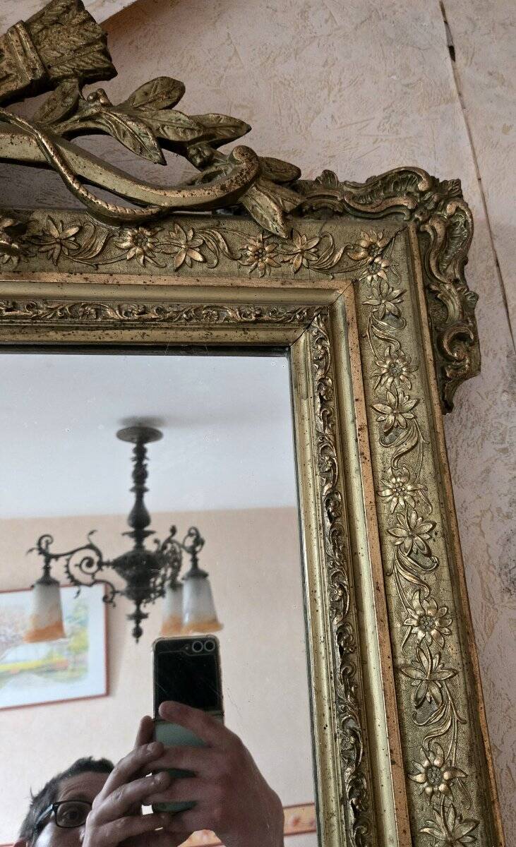 Antique gilded mirror with sculpted pediment – Napoléon III period – 19th century