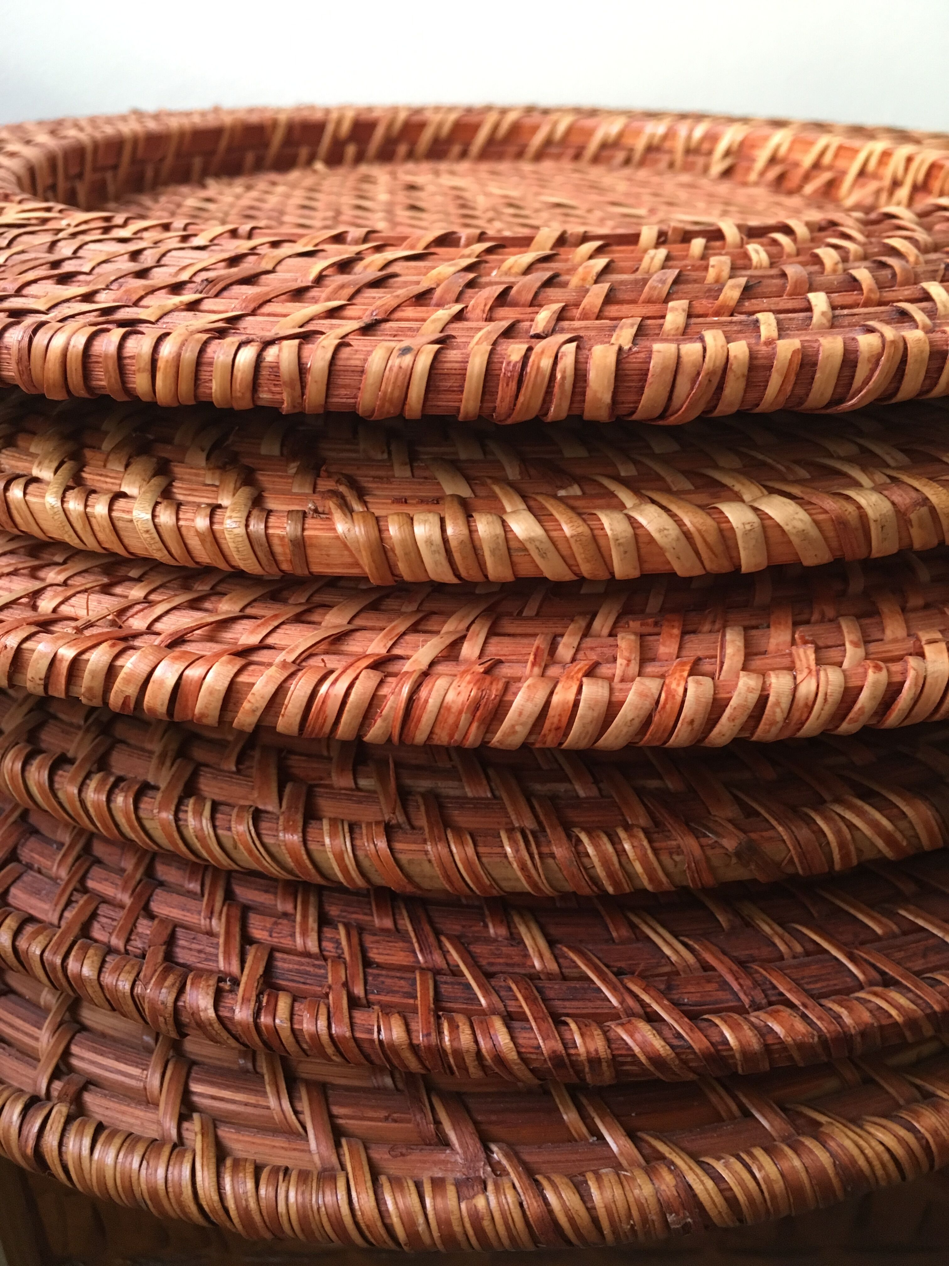 Set of 6 wicker and rattan undertributions