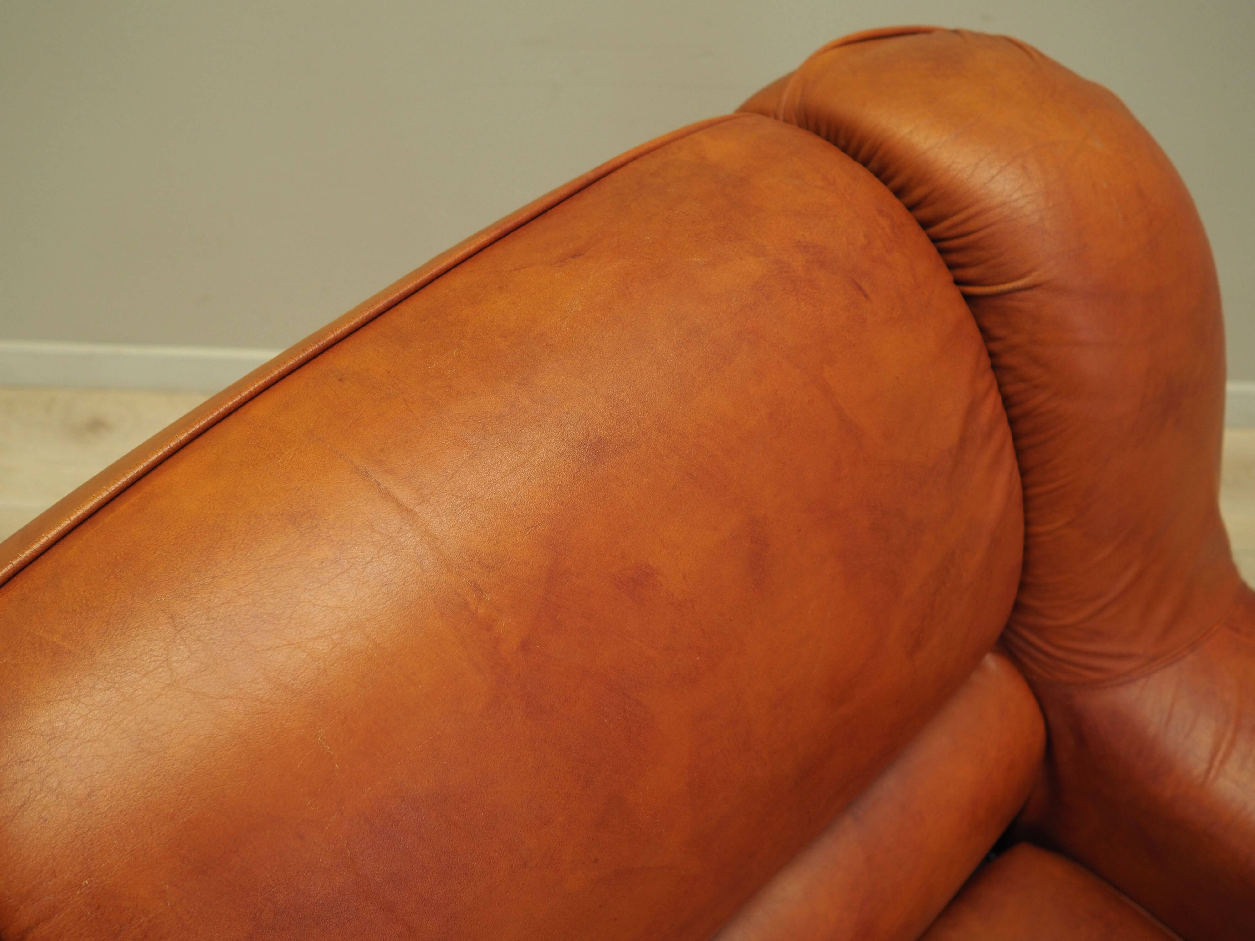 Fauteuil orange, design italien, années 1970, fabricant : Mimo Padova