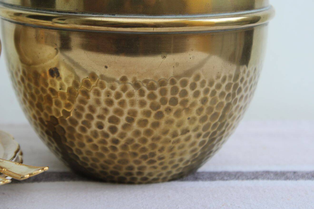 Cache-pot en laiton doré