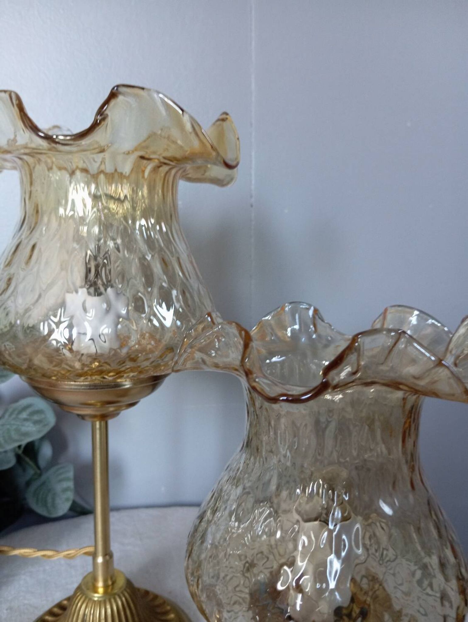 Duo desk lamps, vintage inspiration, bronze and ocher tulip glass
