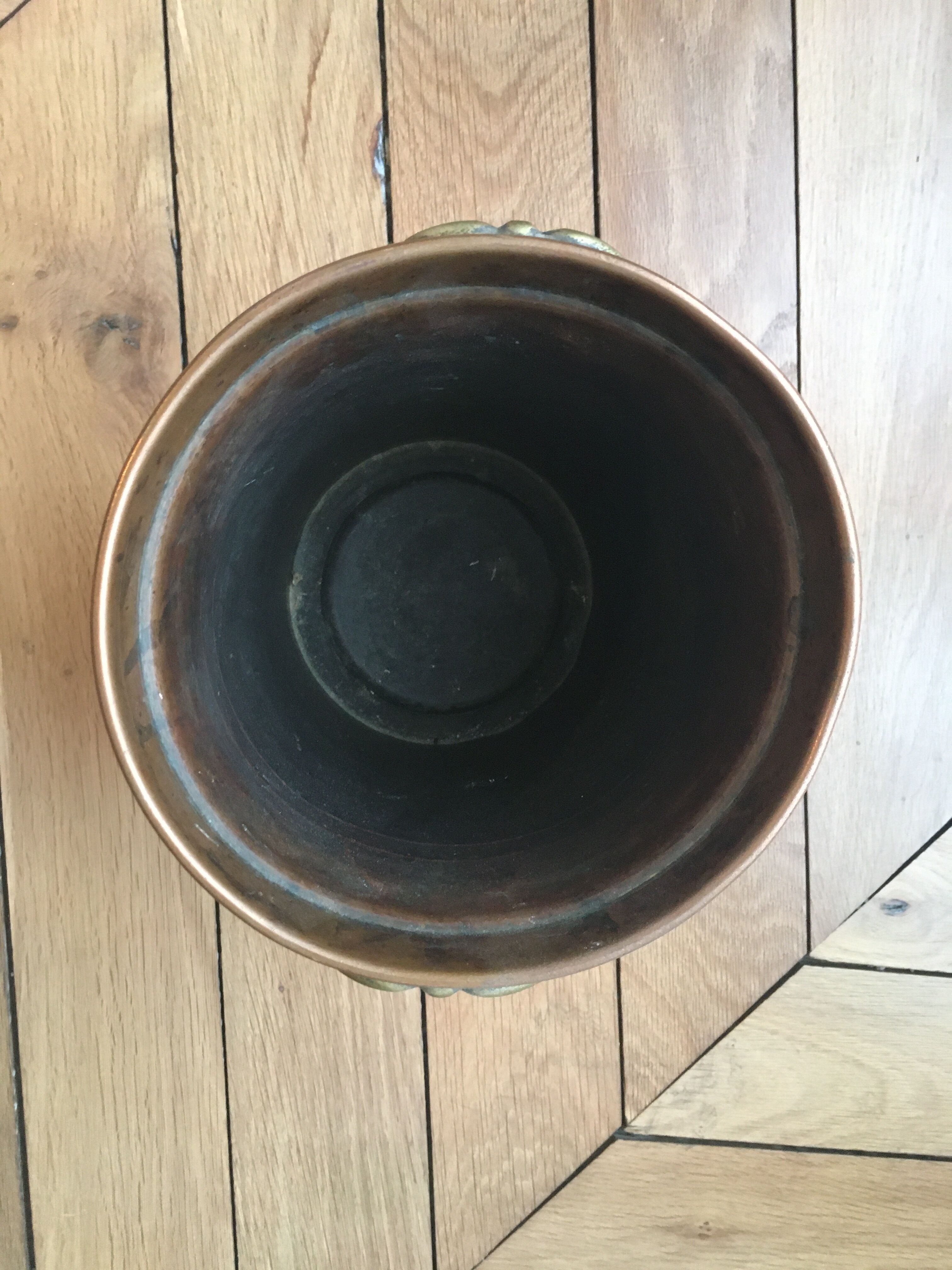 Old 19th century ice bucket refresher