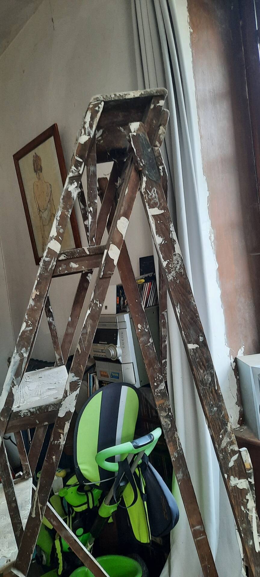 Painter's step ladder