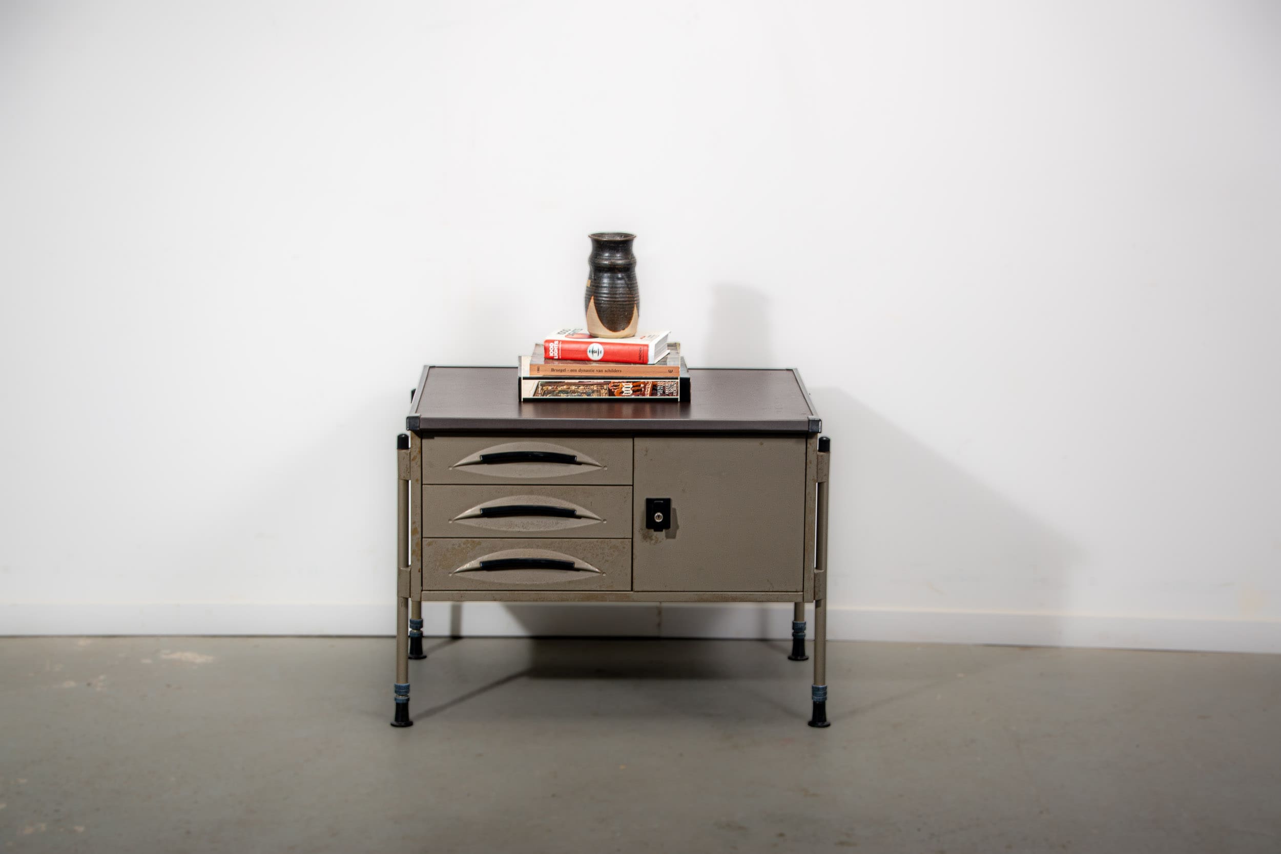 Spazio series storage cabinet by Studio BBPR for Olivetti. Circa 1960