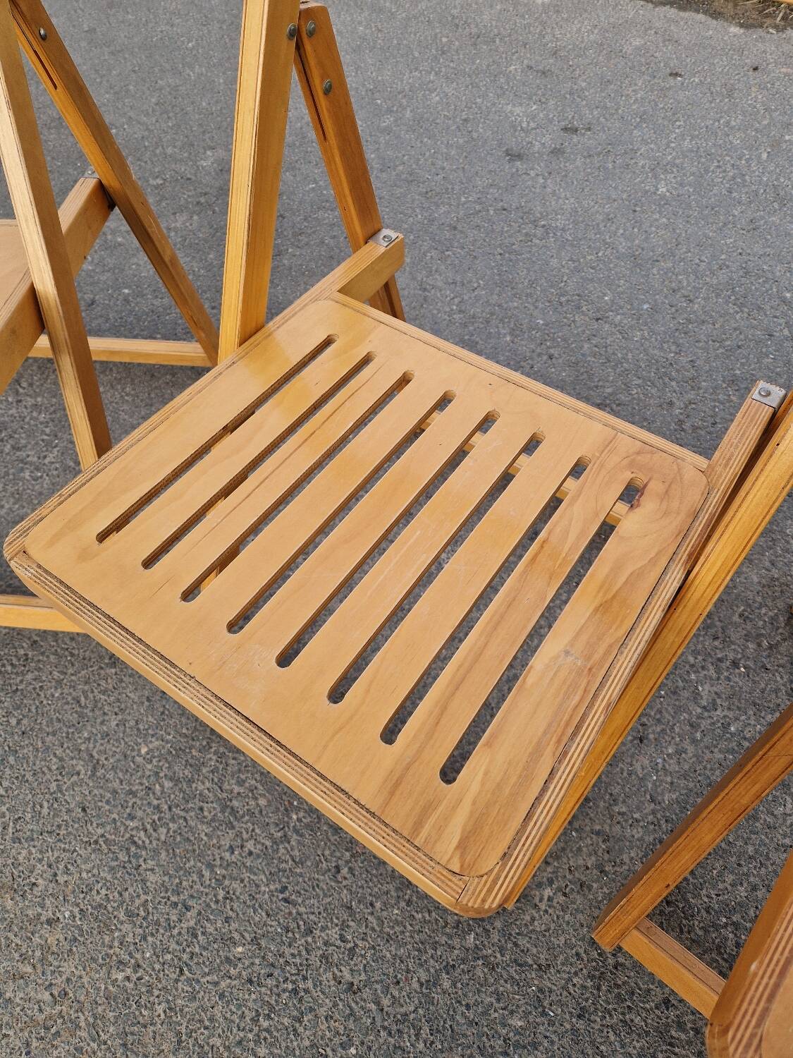 Set of 4 Folding Chairs in Wood and Plywood