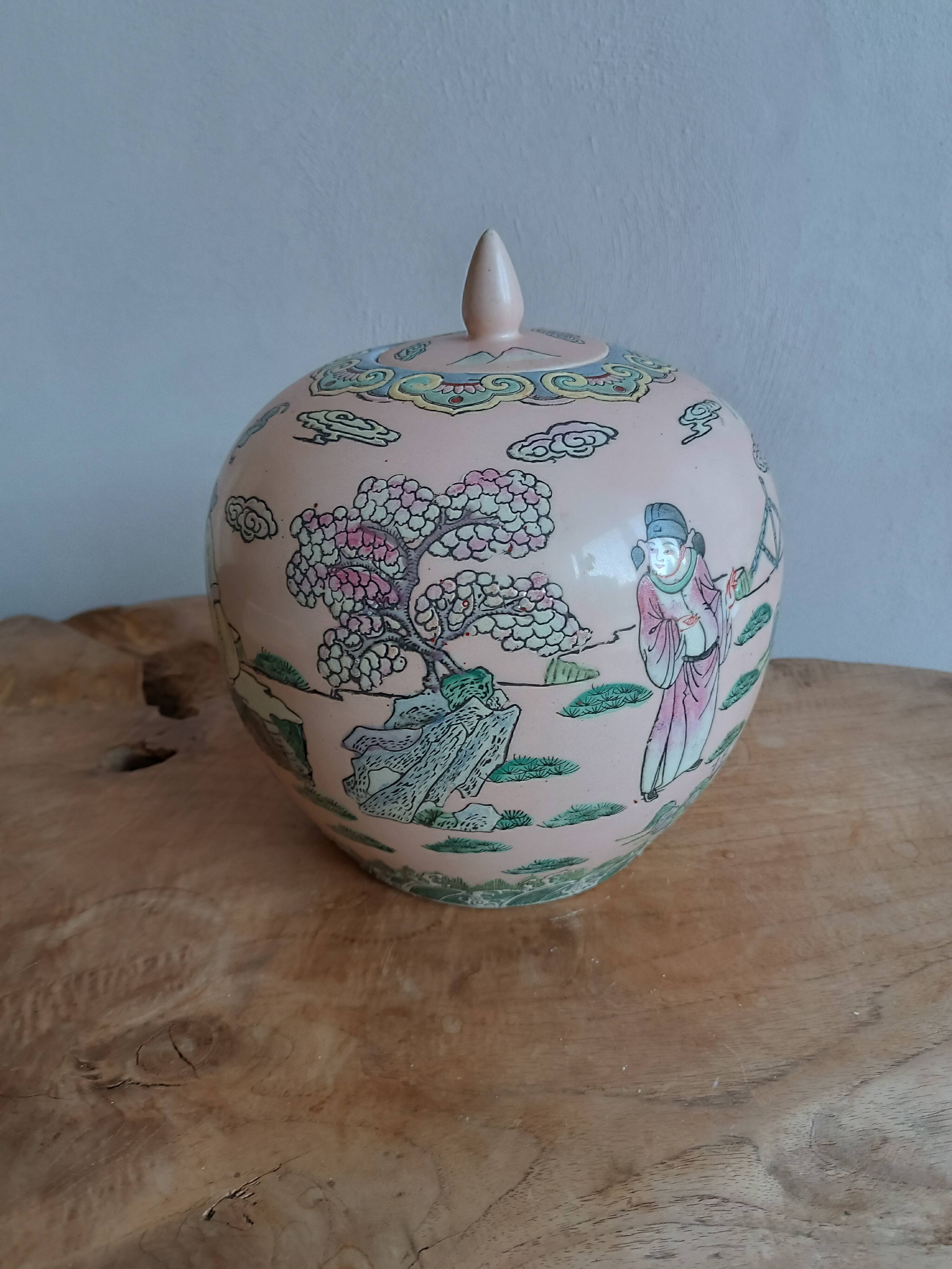 Polychrome enameled porcelain ginger jar China