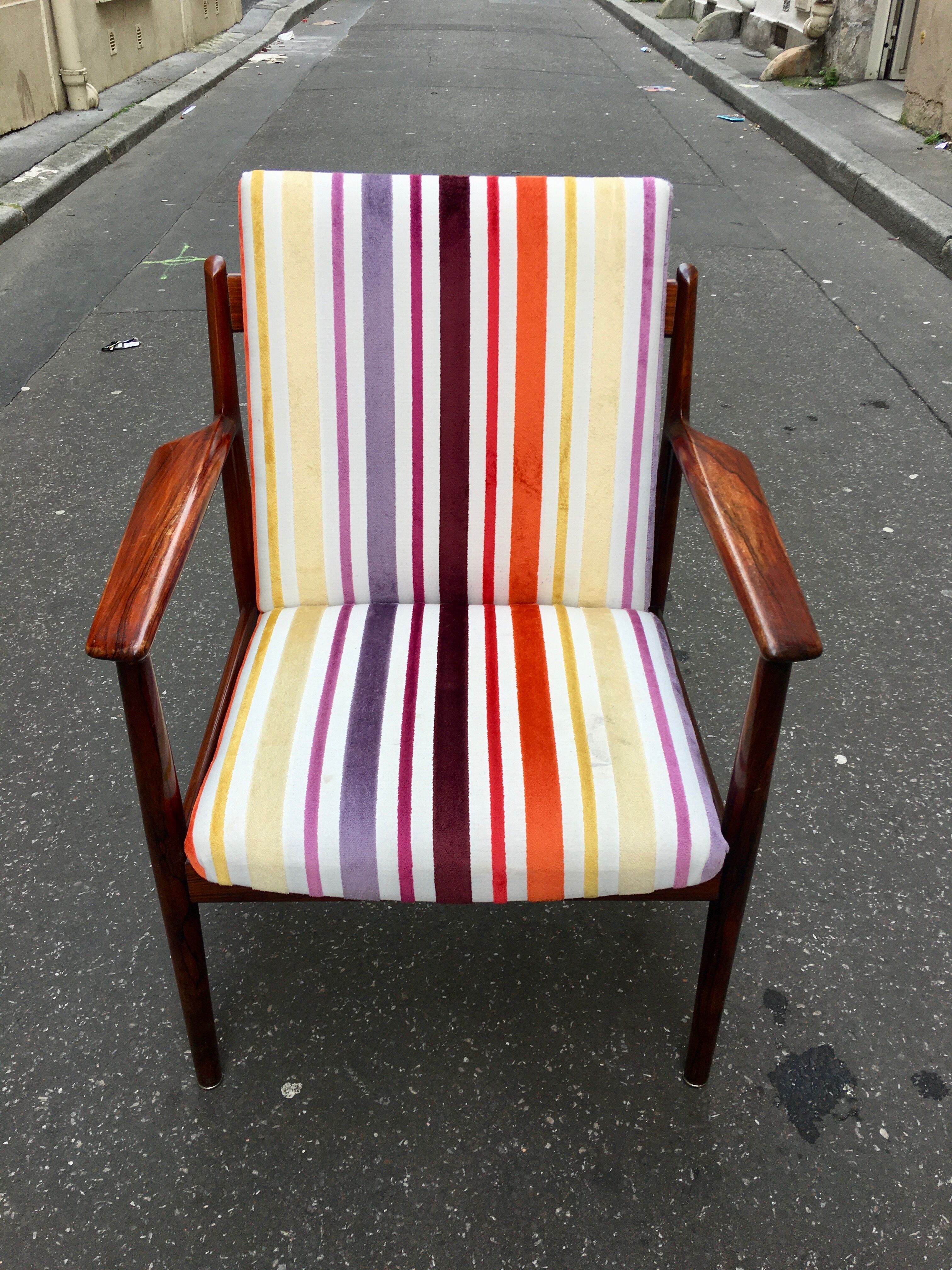 Scandinavian rosewood chair with Nobilis fabric