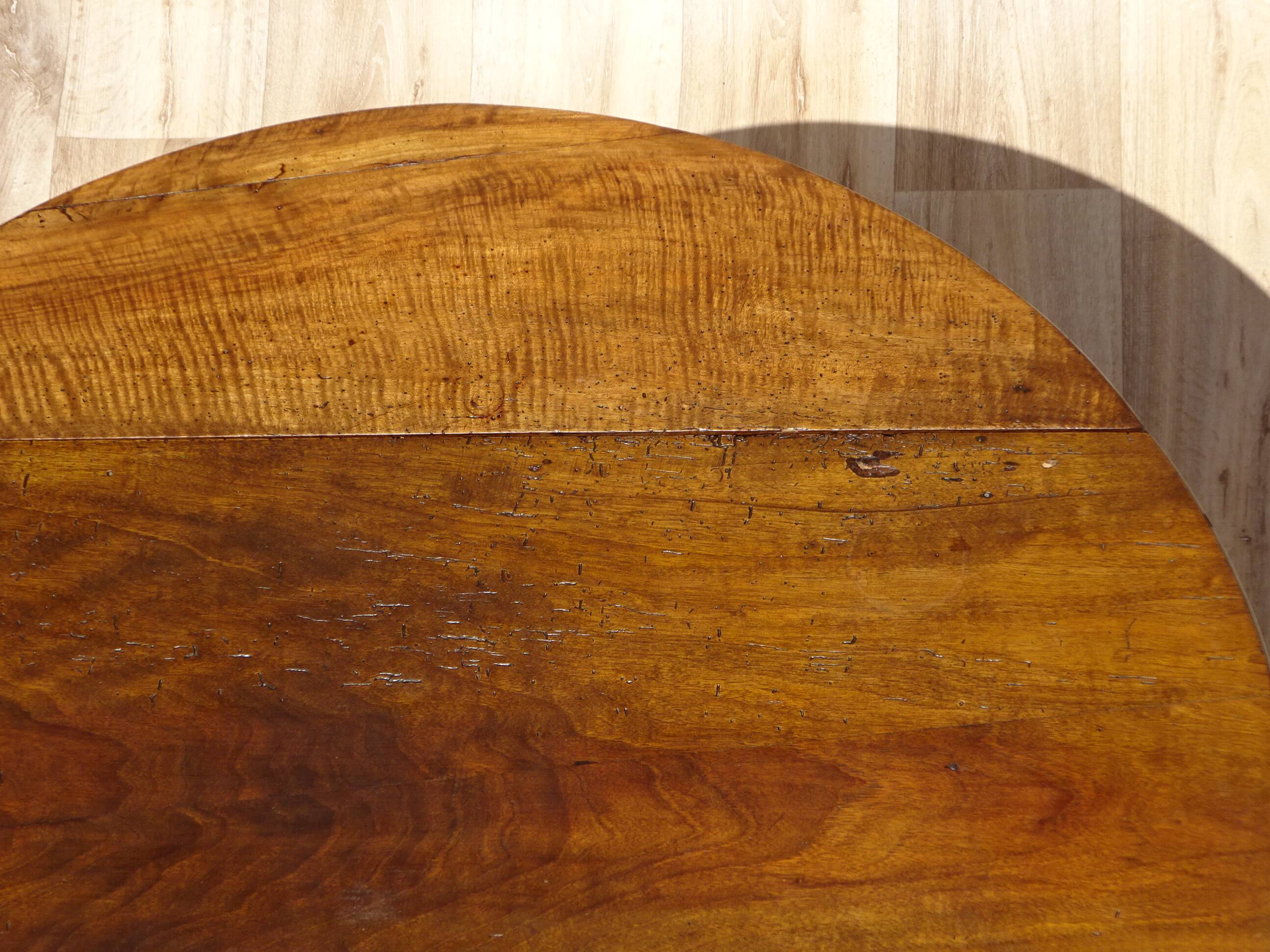 Drop-leaf table, honey-spoon-shaped legs