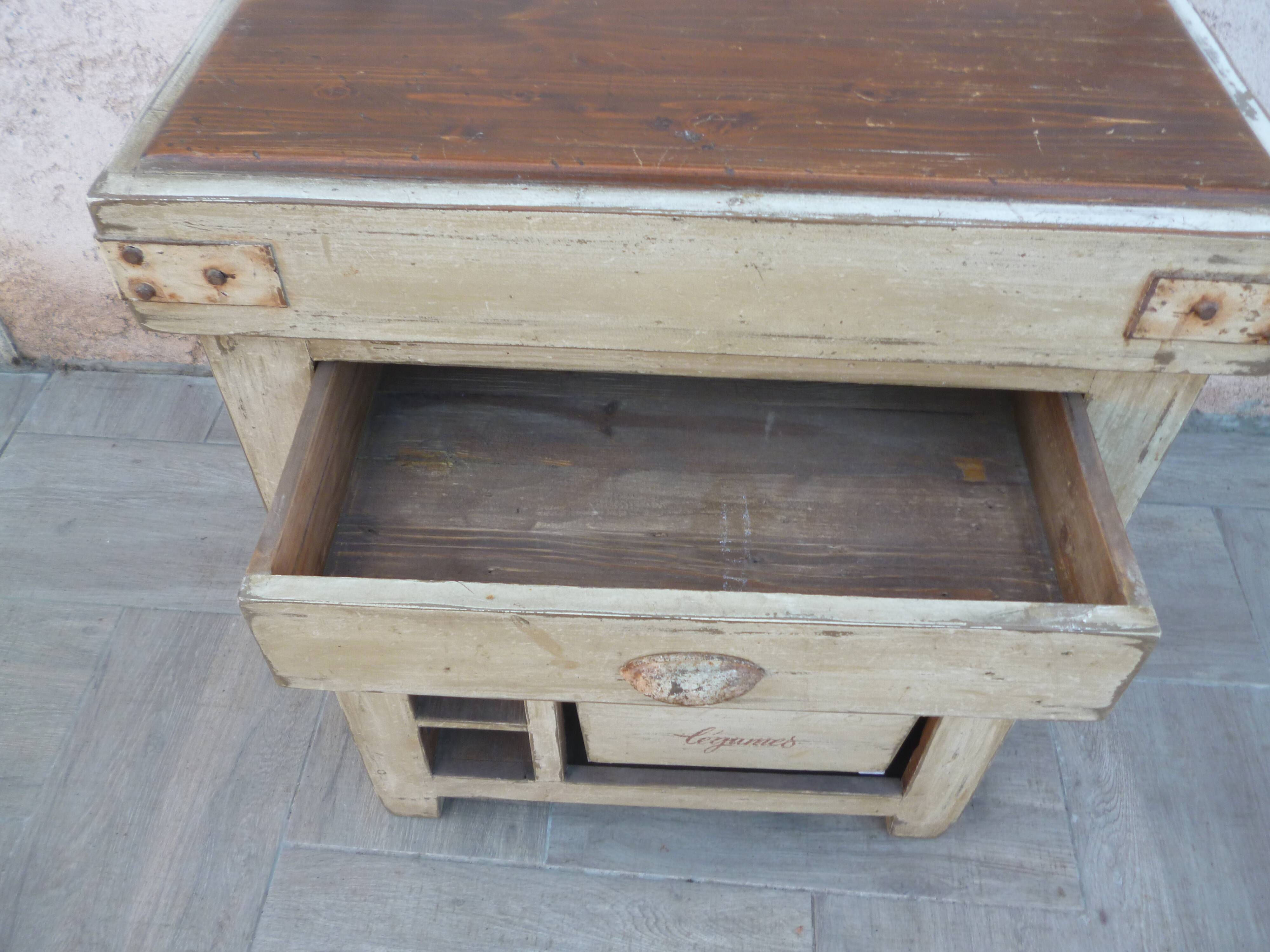 Country Corner log cabinet