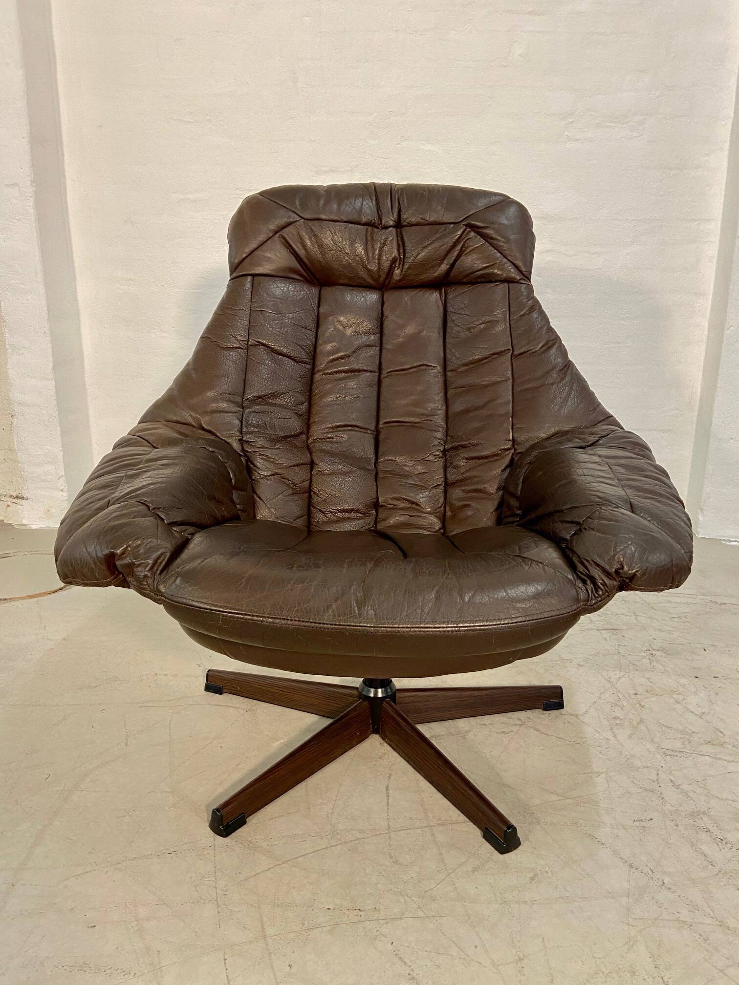 Vintage danish mid century leather swivel egg chair by bramin 1960,s
