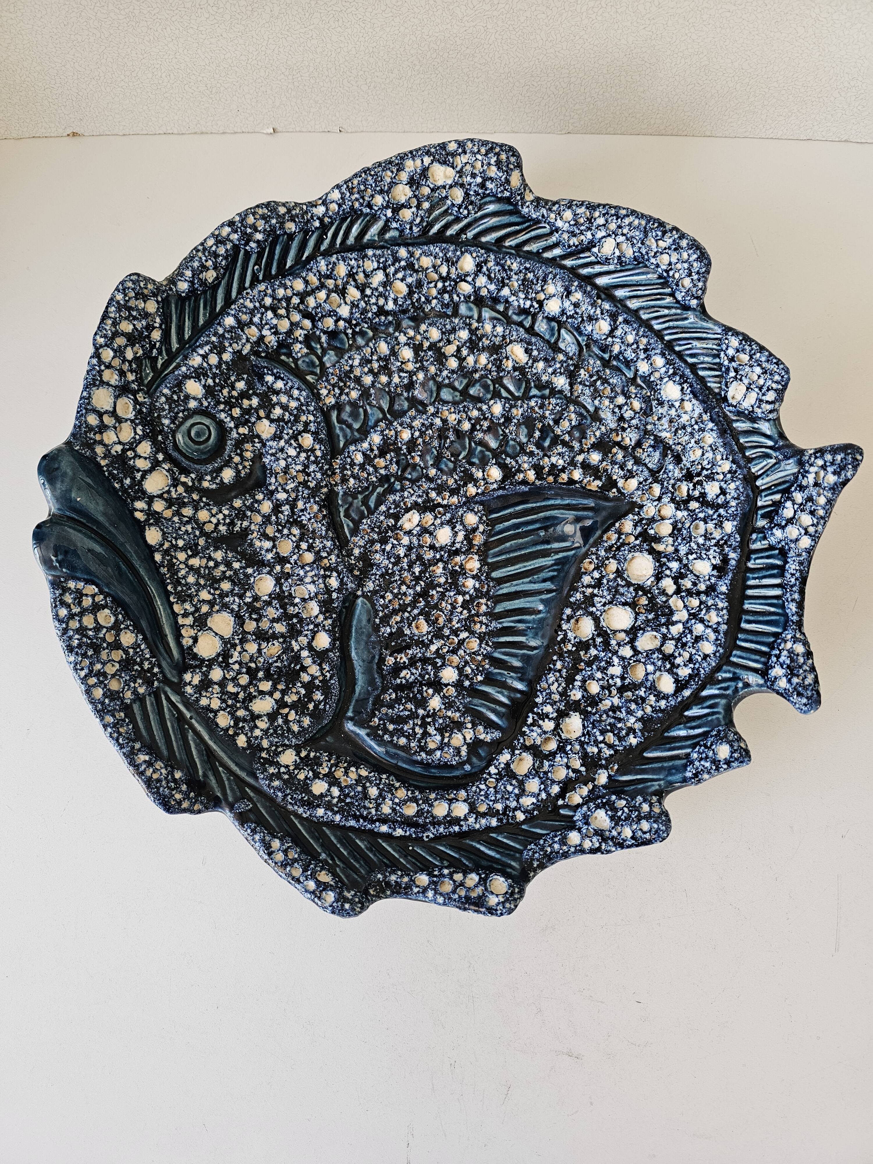 Vintage ceramic fish plate Vallauris 1950-60 (Diameter 32cm)