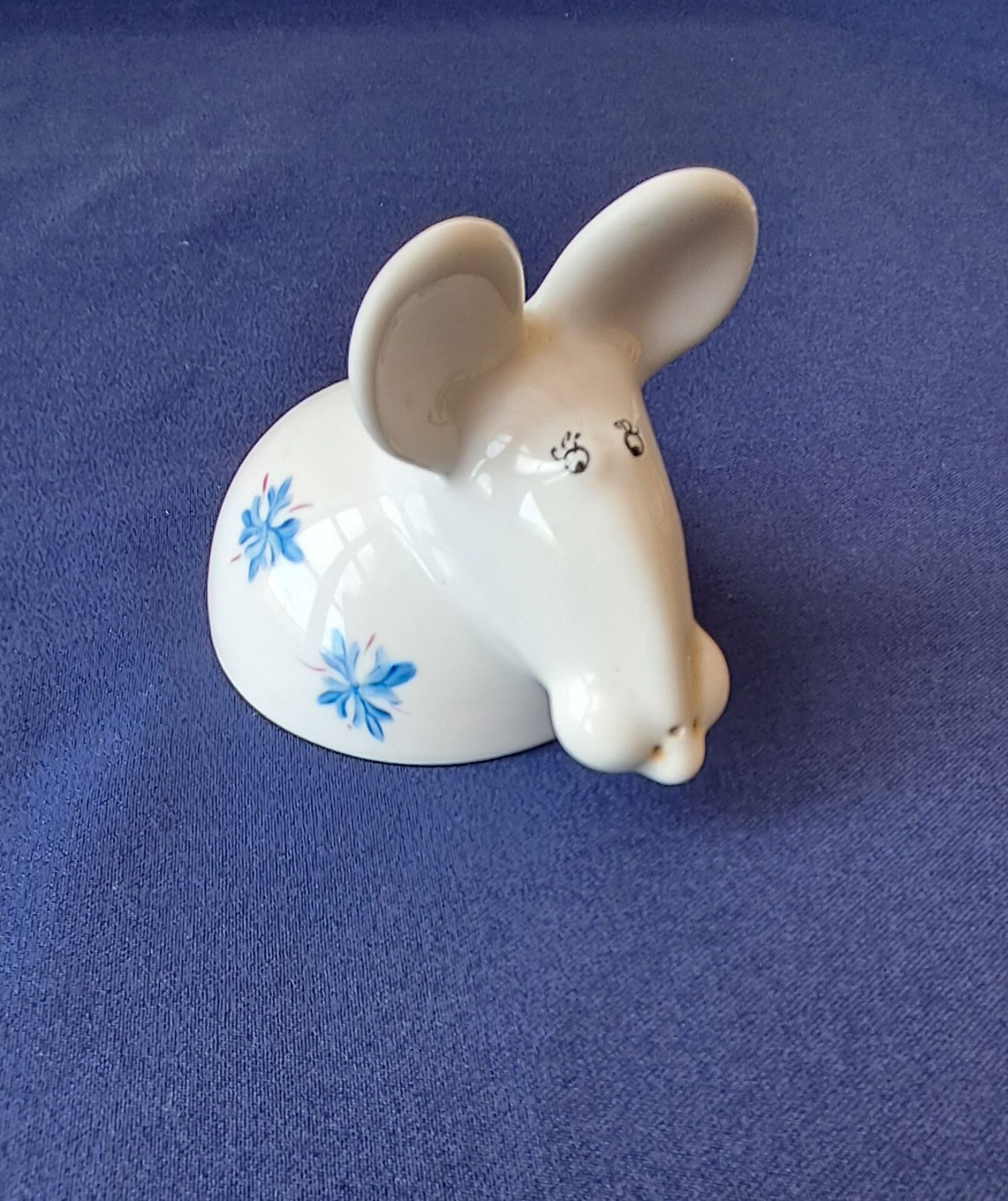 Salt cellar or porcelain salt shaker. Zoomorphic figurine of a mouse.