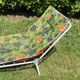 Bain de soleil vintage - transat au décor floral