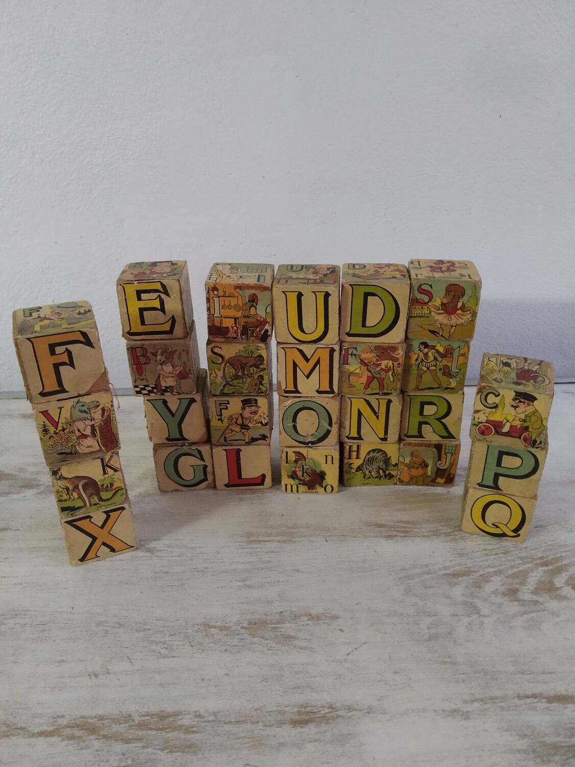 Lot de cubes en bois
