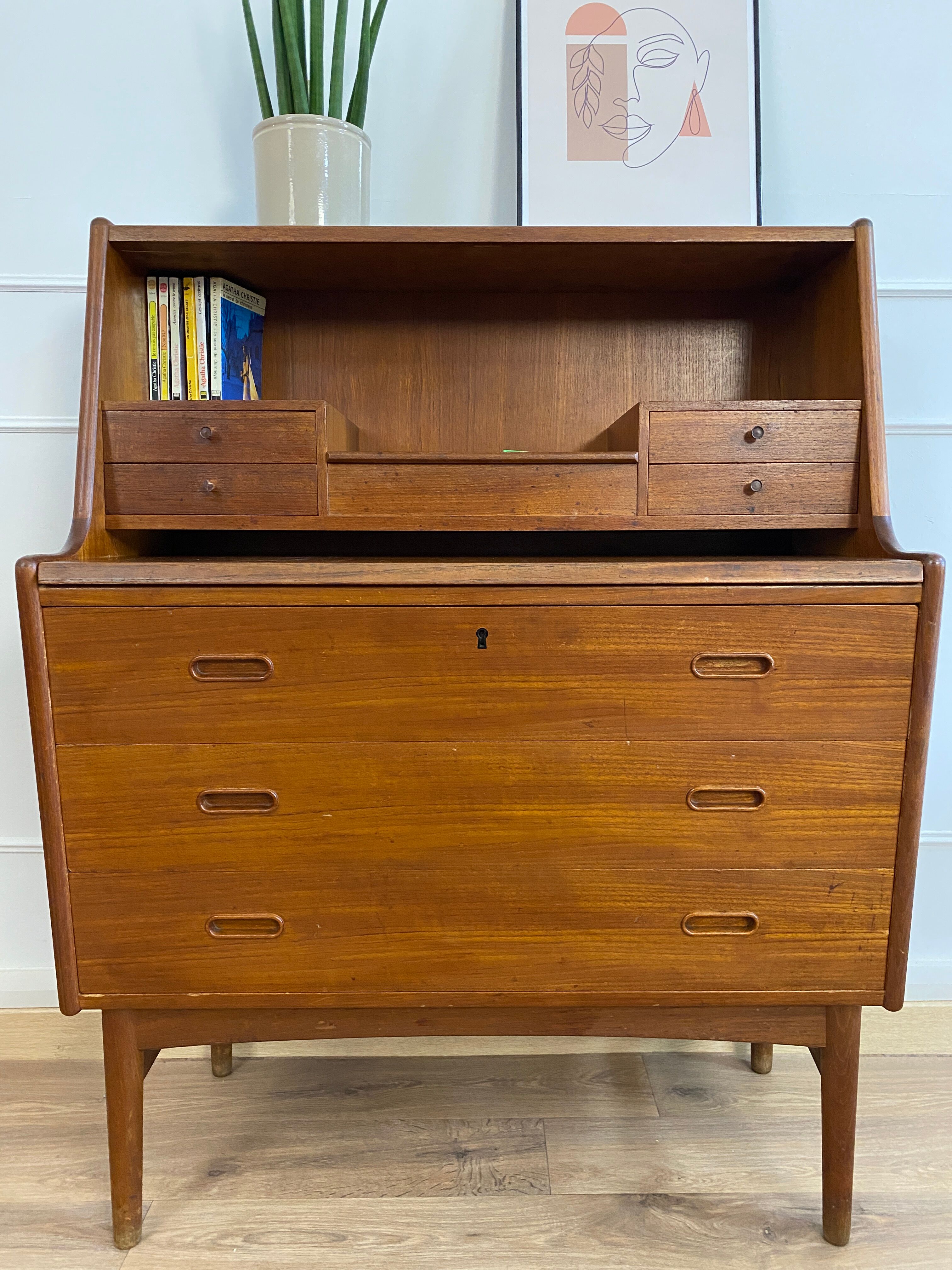 Secretary Arne Wahl Iversen, Vinde Mobelfabrik edition