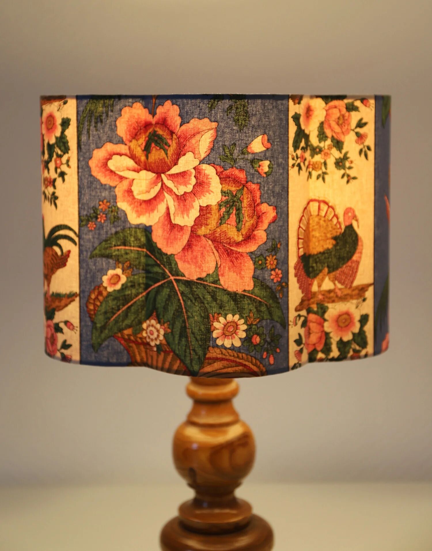 Handcrafted table lamp "Garden of Yesteryear" – Vintage turned wood from the 1970s